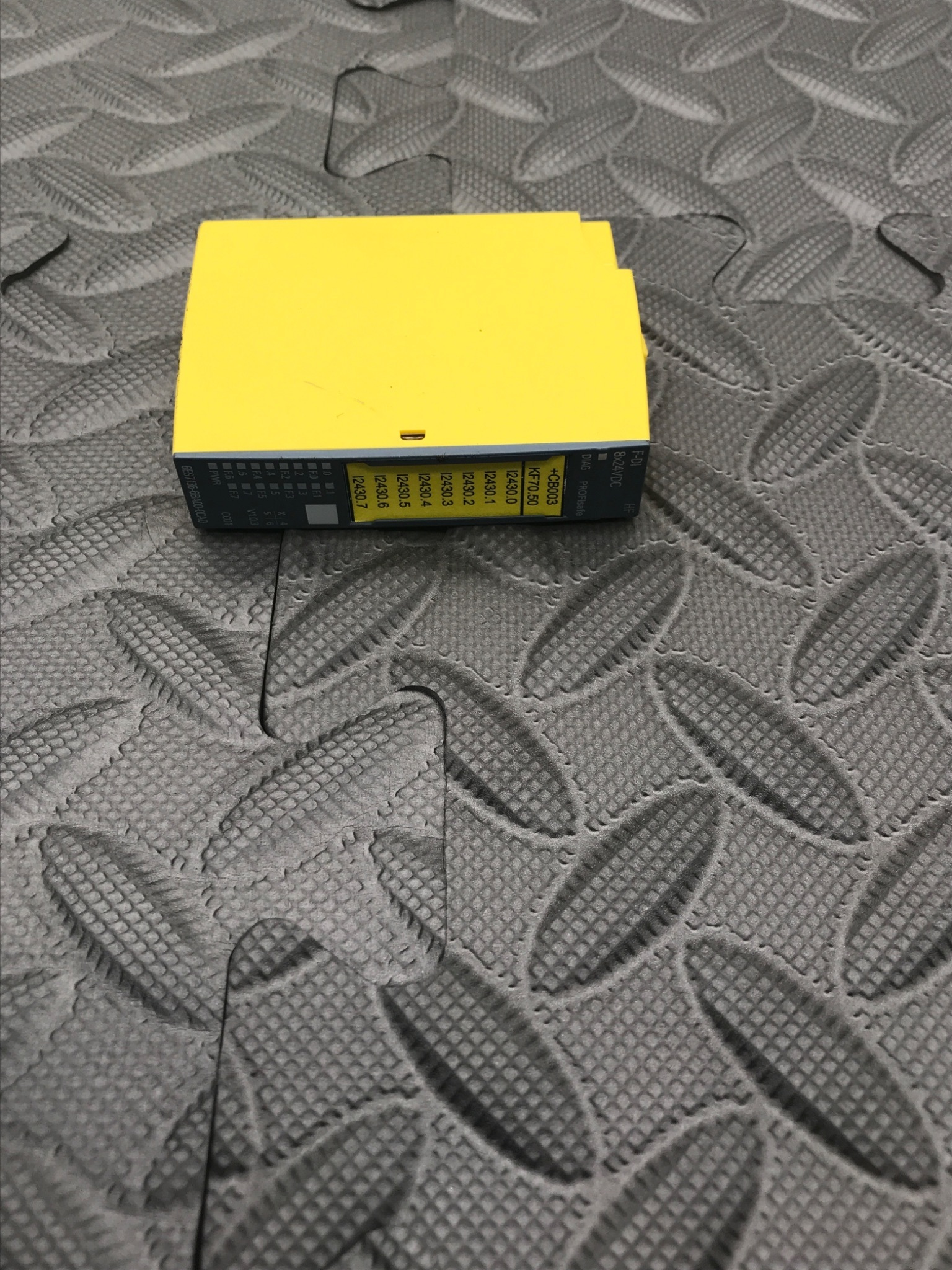 SIEMENS 6ES7 136-6BA00-0CA0 F-DI 8×24VDC HF Safety DI Module USED 4