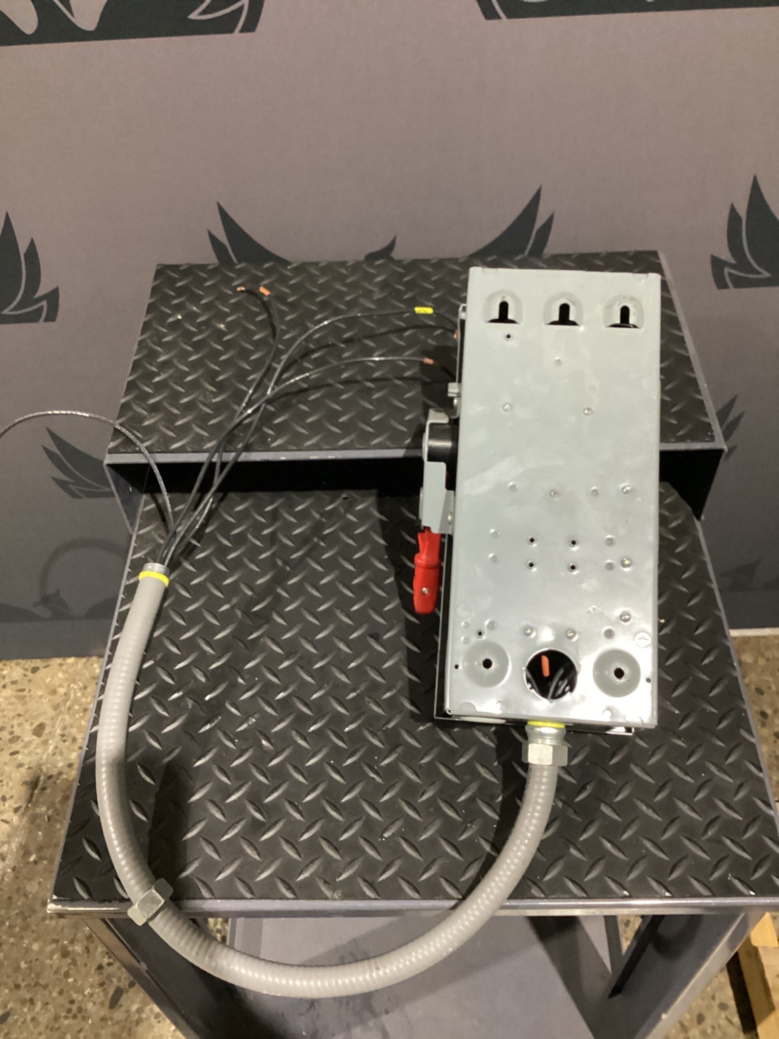 SQUARE D H361 30 A Fusible Safety Switch USED 1