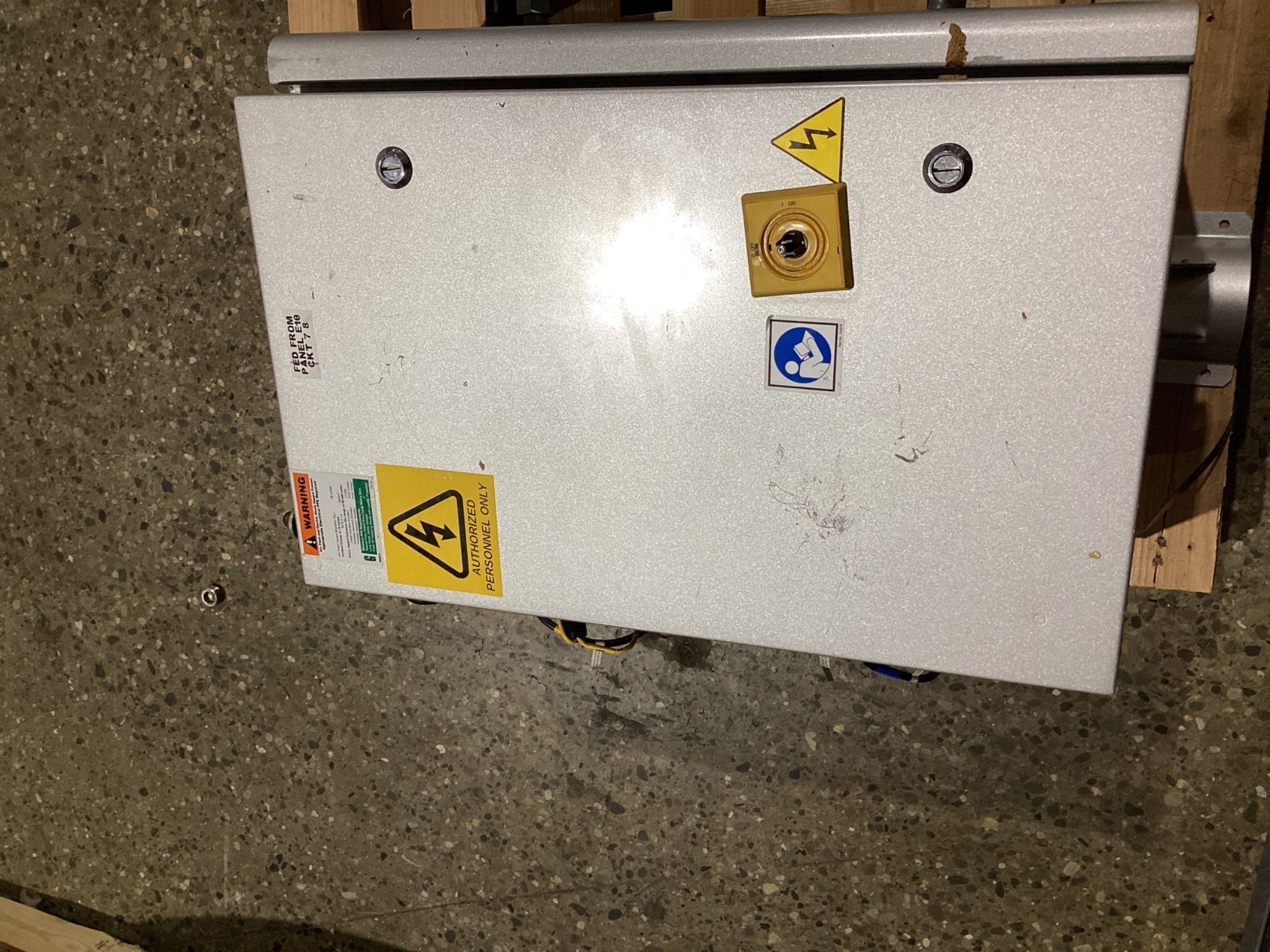 GRACO 24C526 Warmmelt Enclosure 4‑Zone Accessory USED 0