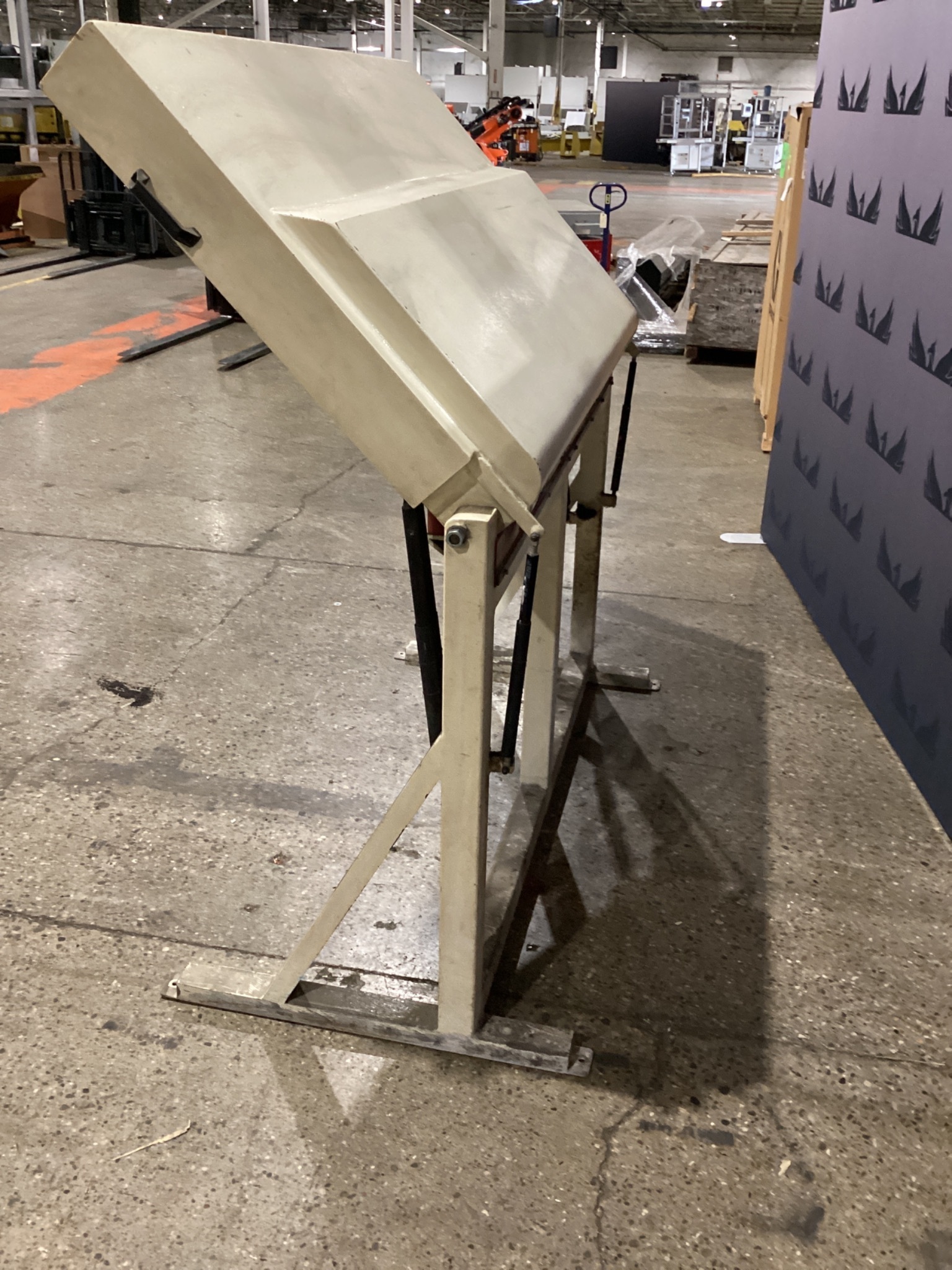 Modular Incline Redirect Table USED 4