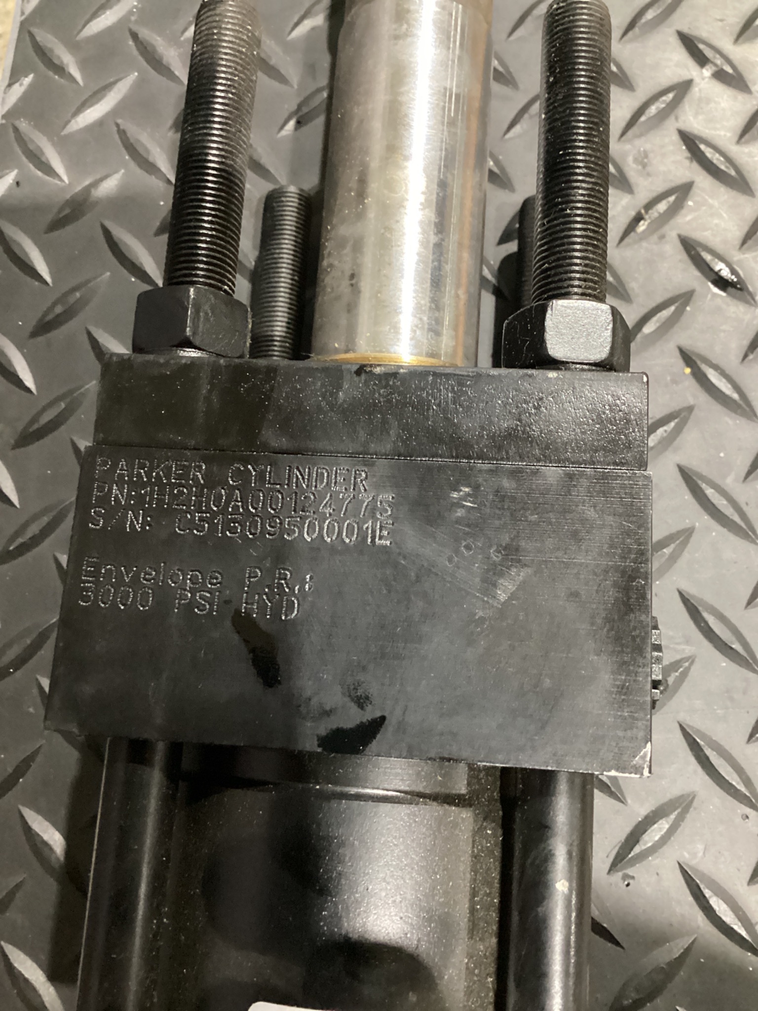 PARKER 1H2H0A00124775 Heavy-Duty Hydraulic Cylinder (Tie-Rod) USED 1