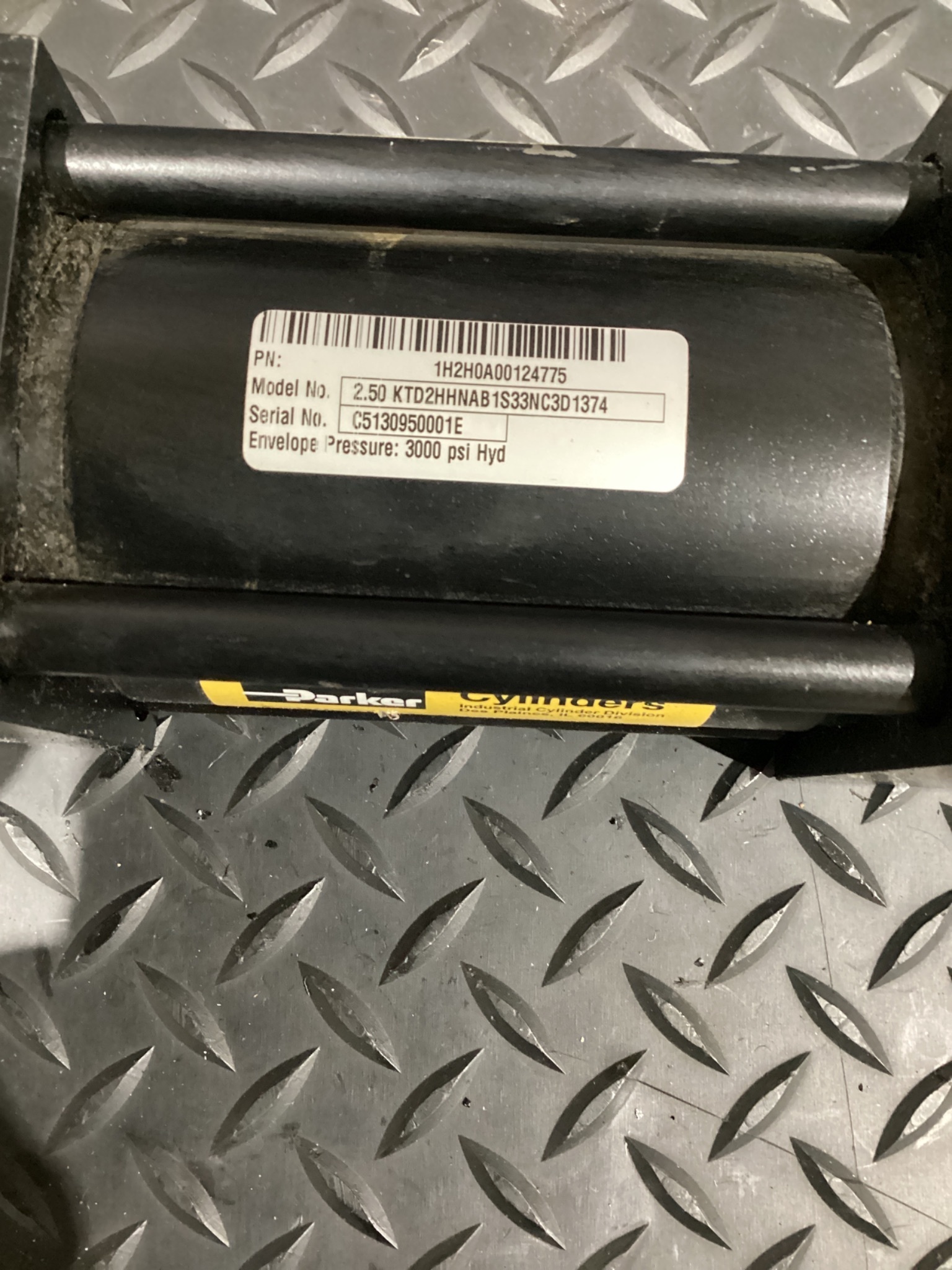 PARKER 1H2H0A00124775 Heavy-Duty Hydraulic Cylinder (Tie-Rod) USED 2