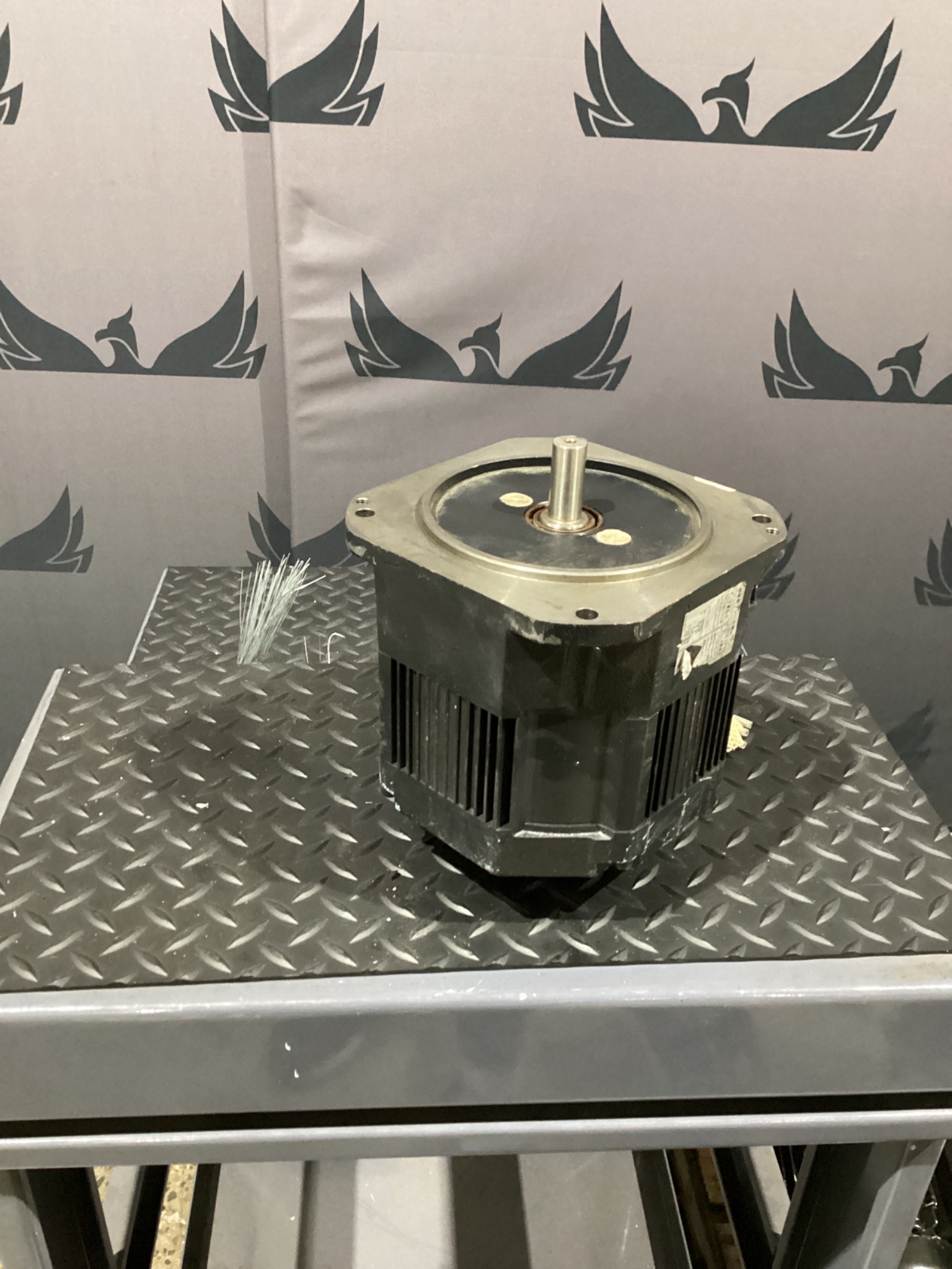YASKAWA USADED‑13YRW11 1.3 kW AC Servo Motor 2000 RPM USED 1