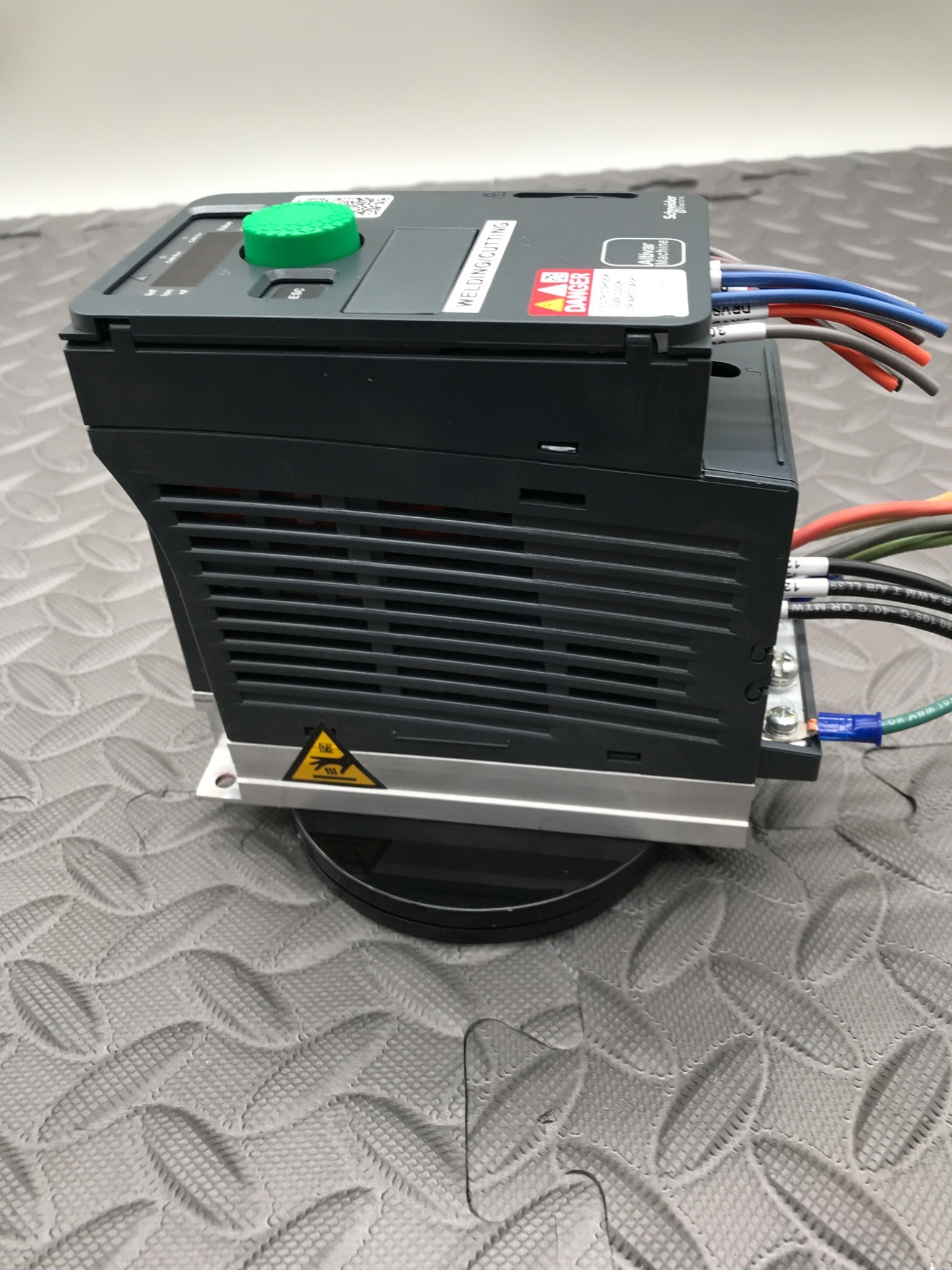 SCHNEIDER ELECTRIC ATV320U04M3C Altivar 0.5 HP AC Drive USED 2