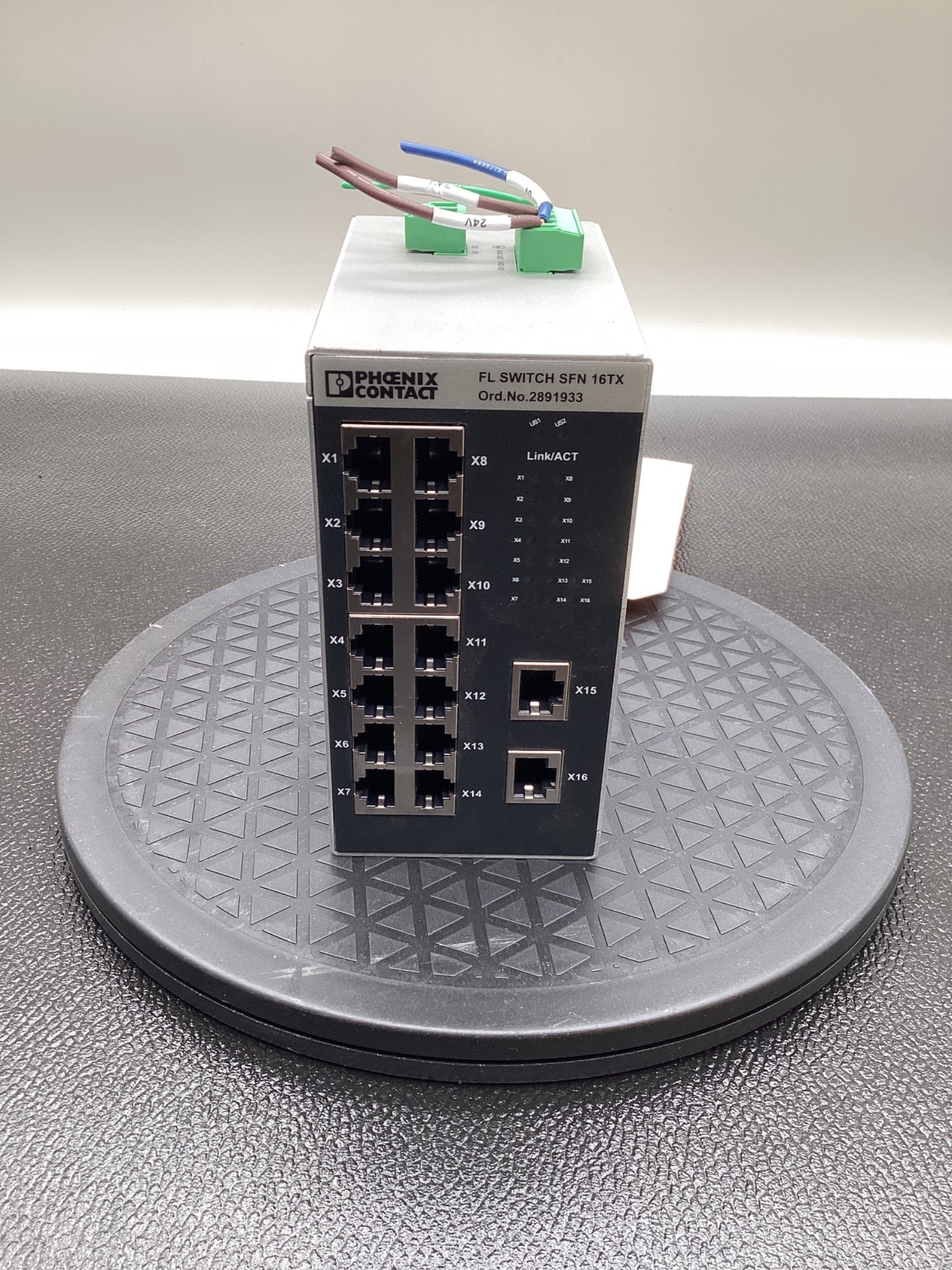 PHOENIX CONTACT FL SWITCH SFN 16TX Ethernet Switch 2891933 USED 0