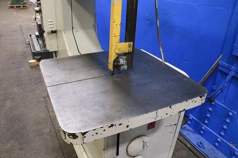 30" DOALL 3012-U VERTICAL BAND SAW USED 3