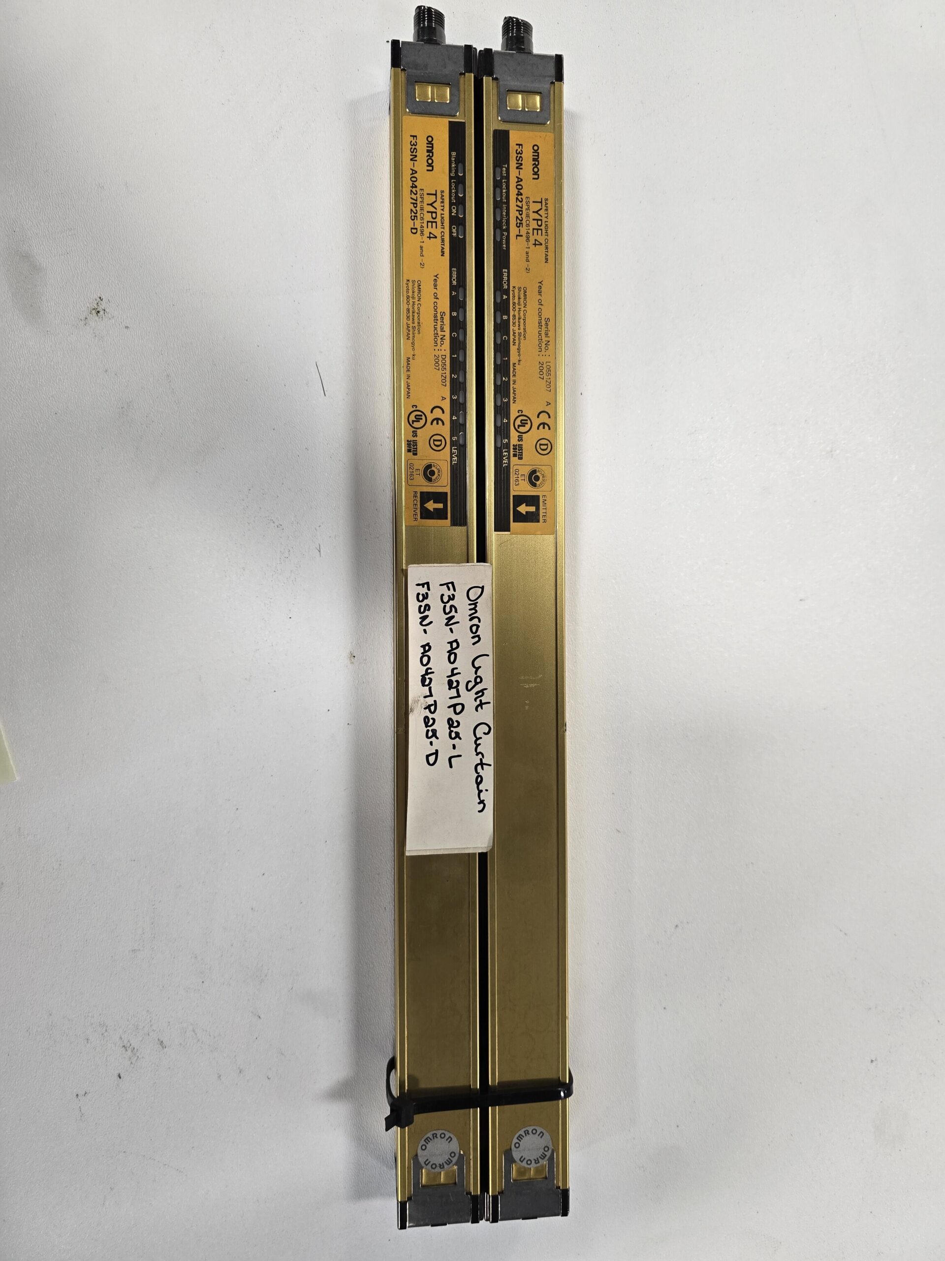 OMRON F3SN-A0427P25-L/F3SN-A0427P25-D LIGHT CURTAIN SET DAMAGED CONNECTORS USED 0