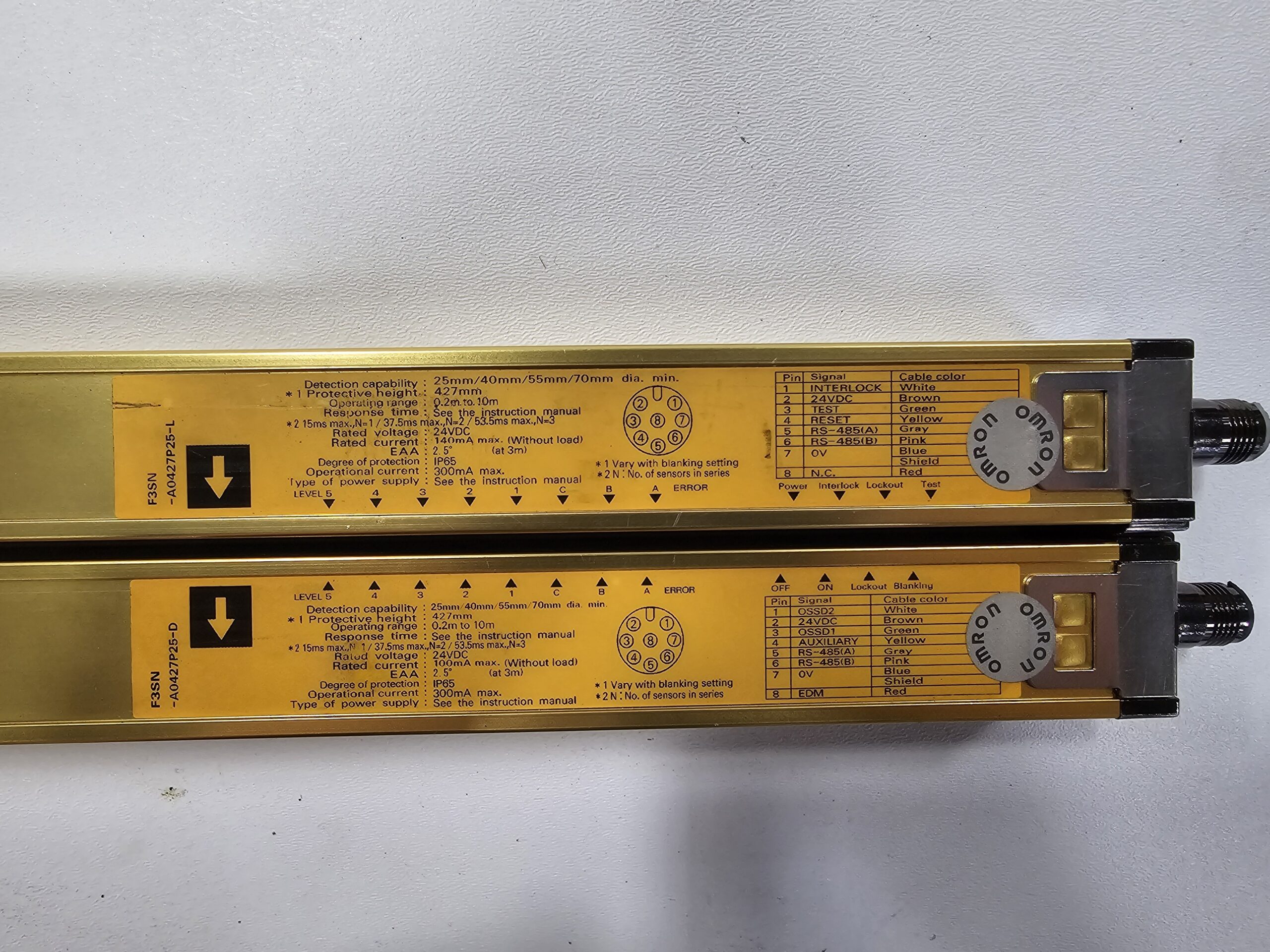 OMRON F3SN-A0427P25-L/F3SN-A0427P25-D LIGHT CURTAIN SET DAMAGED CONNECTORS USED 3