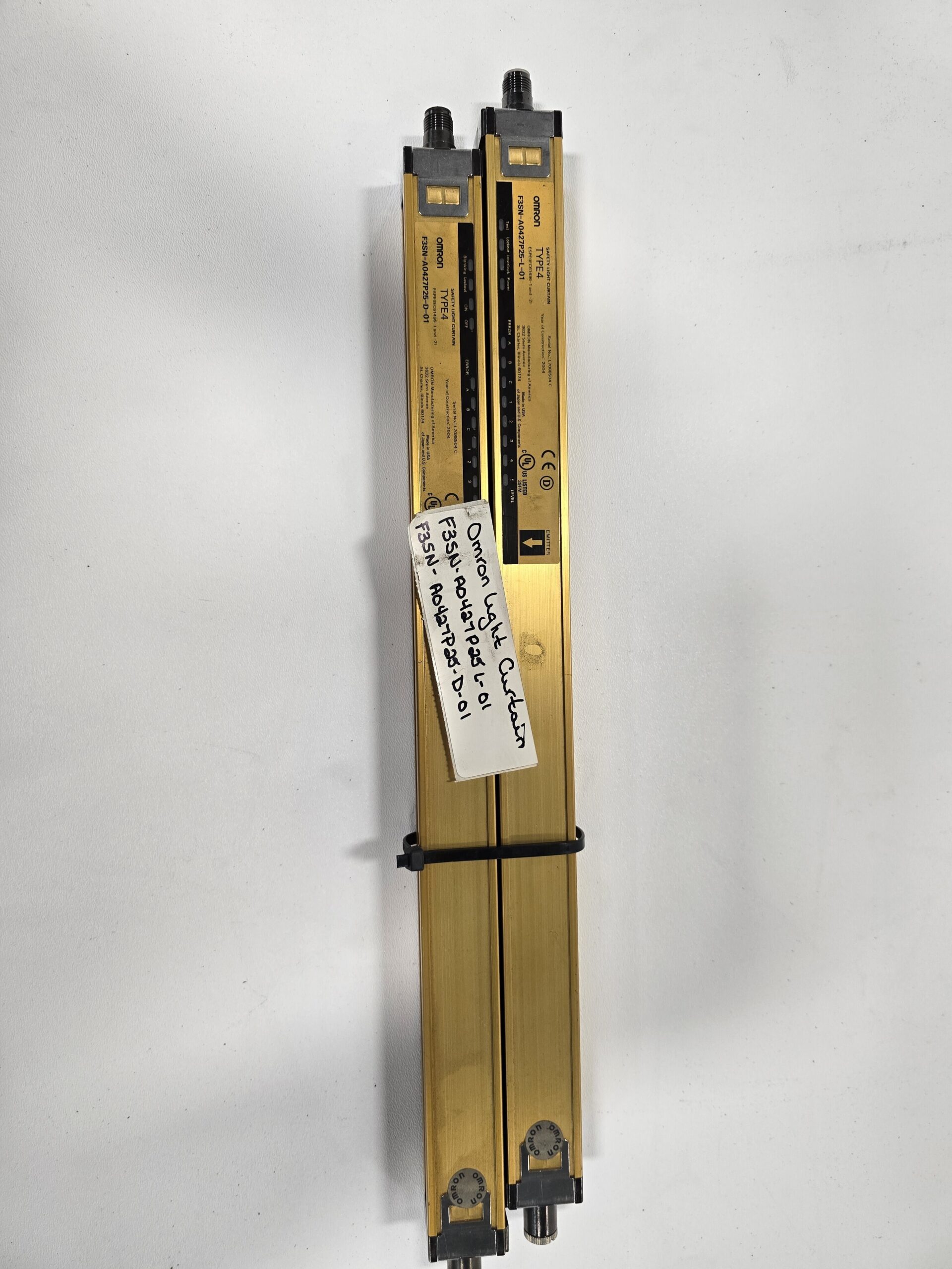 OMRON F3SN-A0427P25-L-01/F3SN-A0427P25-D-01 LIGHT CURTAIN SET USED 0