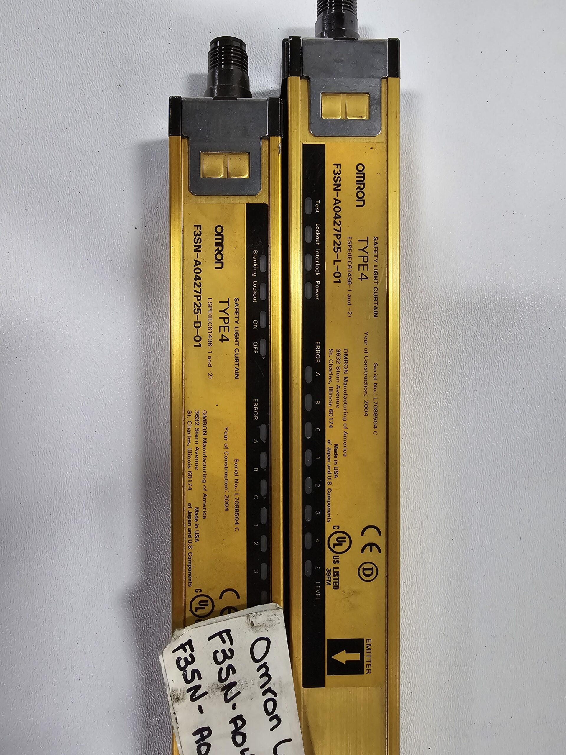 OMRON F3SN-A0427P25-L-01/F3SN-A0427P25-D-01 LIGHT CURTAIN SET USED 1