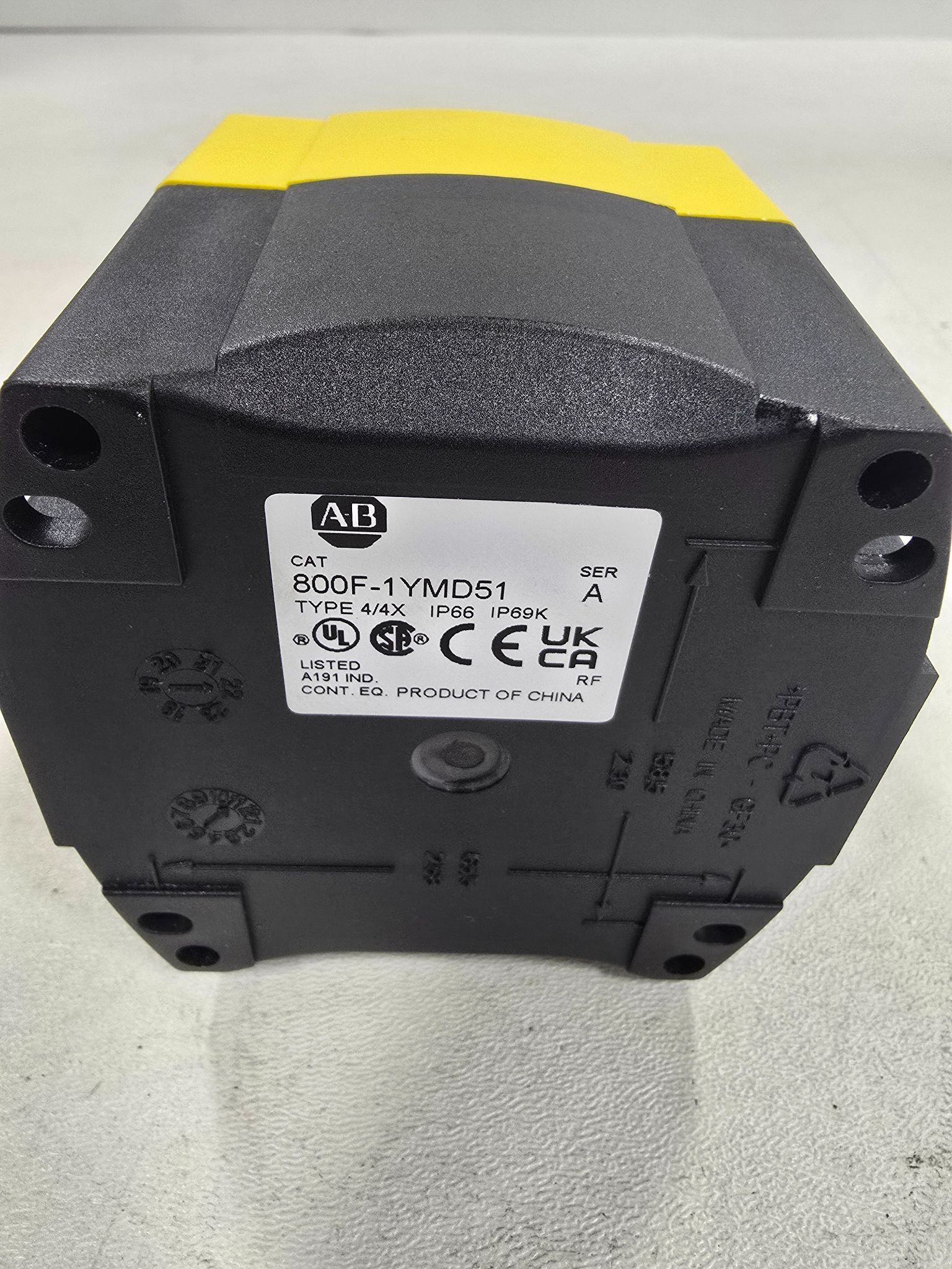 ALLEN BRADLEY 800F-1YMD51SAFETY SWITCH NEW 2