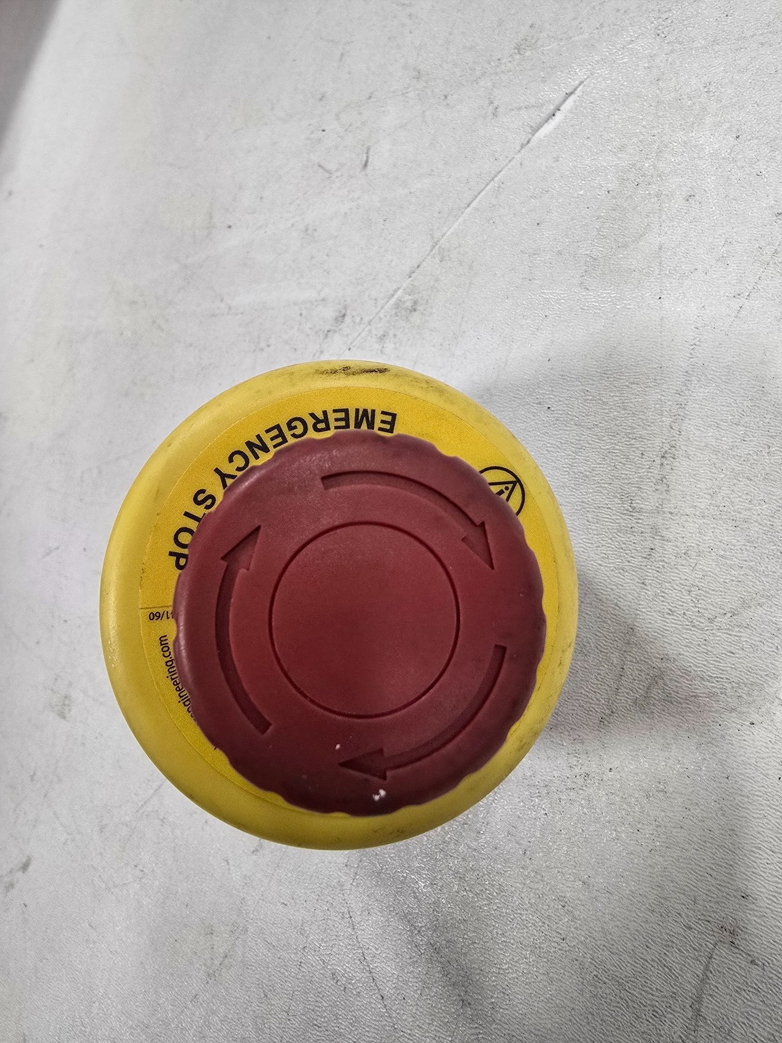 BANNER SSA-EB1PLYR-02ECQ5A SAFETY STOP SWITCH USED 2