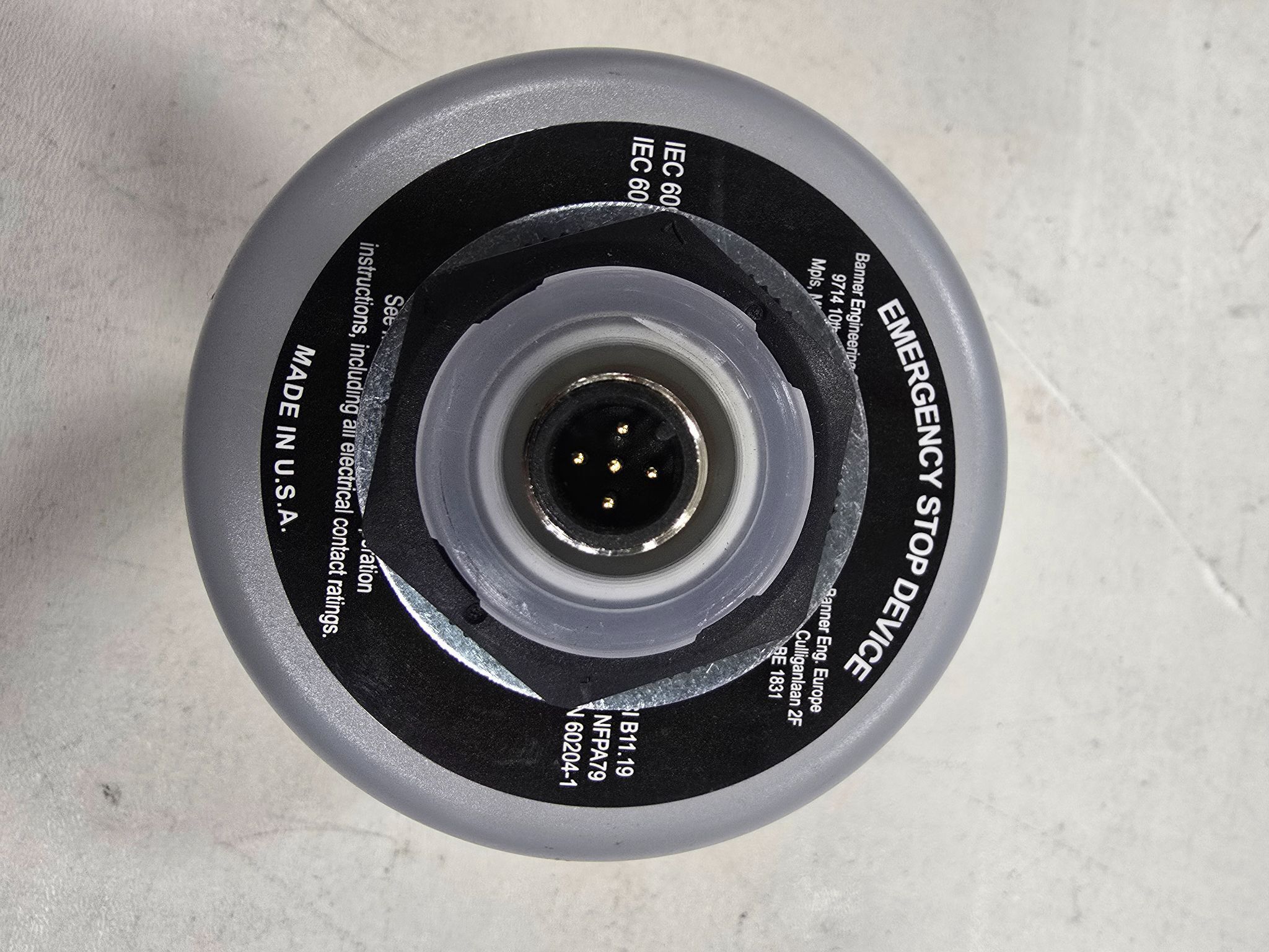 BANNER SSA-EB1PLYR-02ECQ5A SAFETY STOP SWITCH USED 3