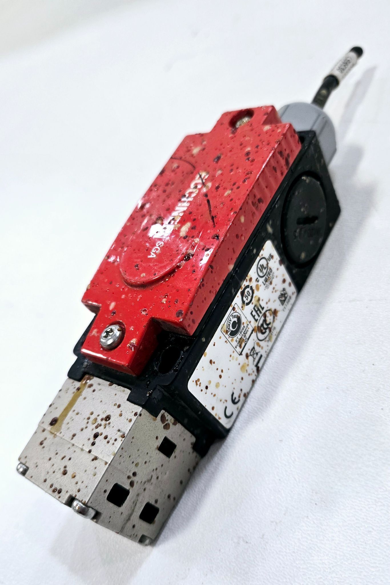 EUCHNER SGA1A-2131A-M SAFETY SWITCH USED 1
