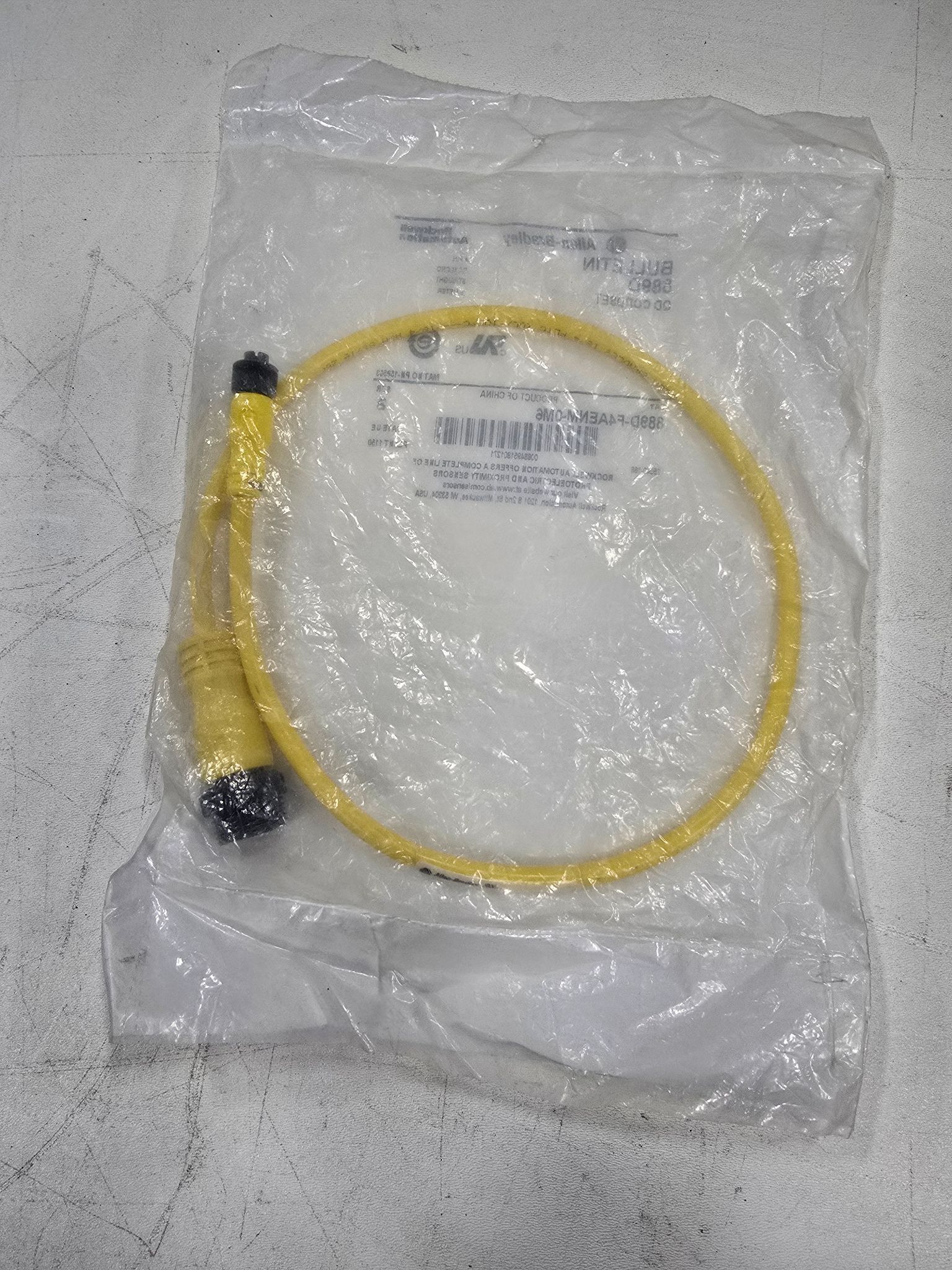 ALLEN BRADLEY 889D-F4AENM-0M6 4PIN CABLE NEW 2