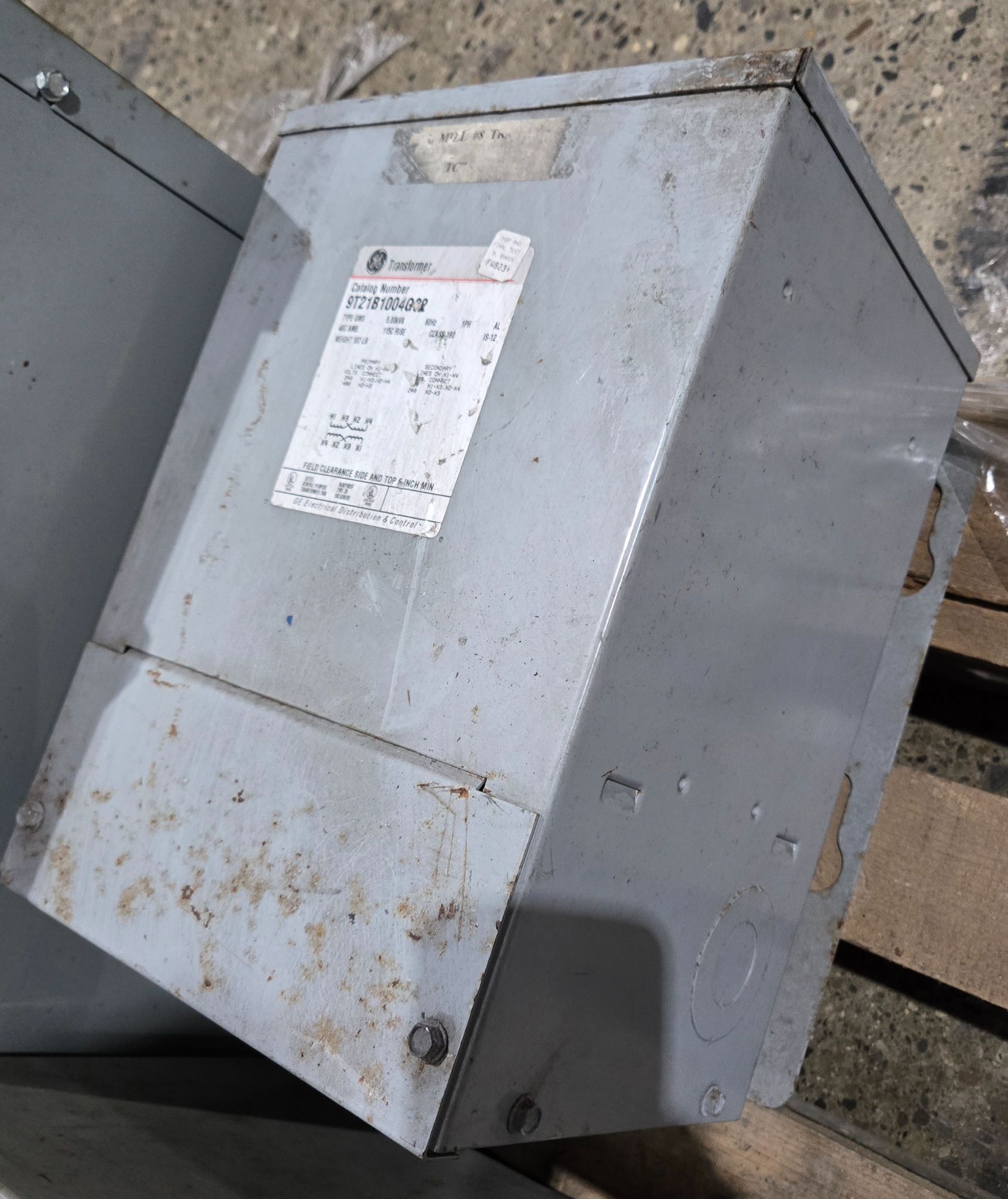 GENERAL ELECTRIC 9T21B1004G02 Transformer 240/480V - 120/240V, 5 kVa, 1PH USED 1