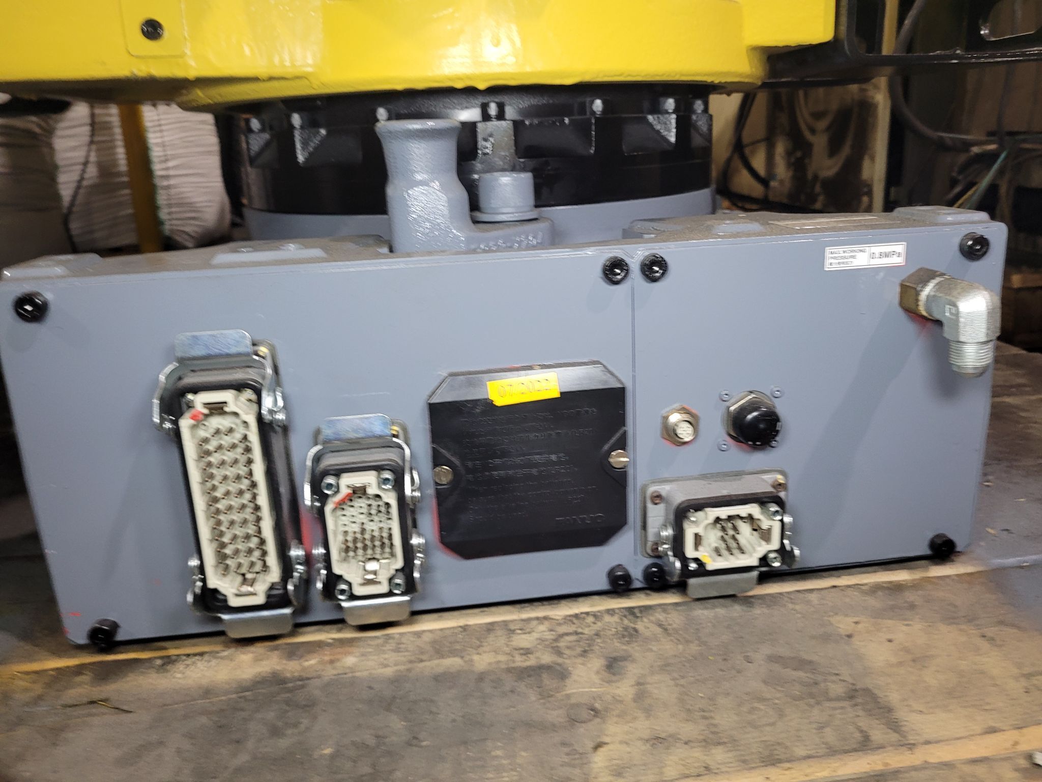 FANUC R-2000iC/210F w/ R-30iB Controls REFURBISHED NO PENDANT OR CABLE 2
