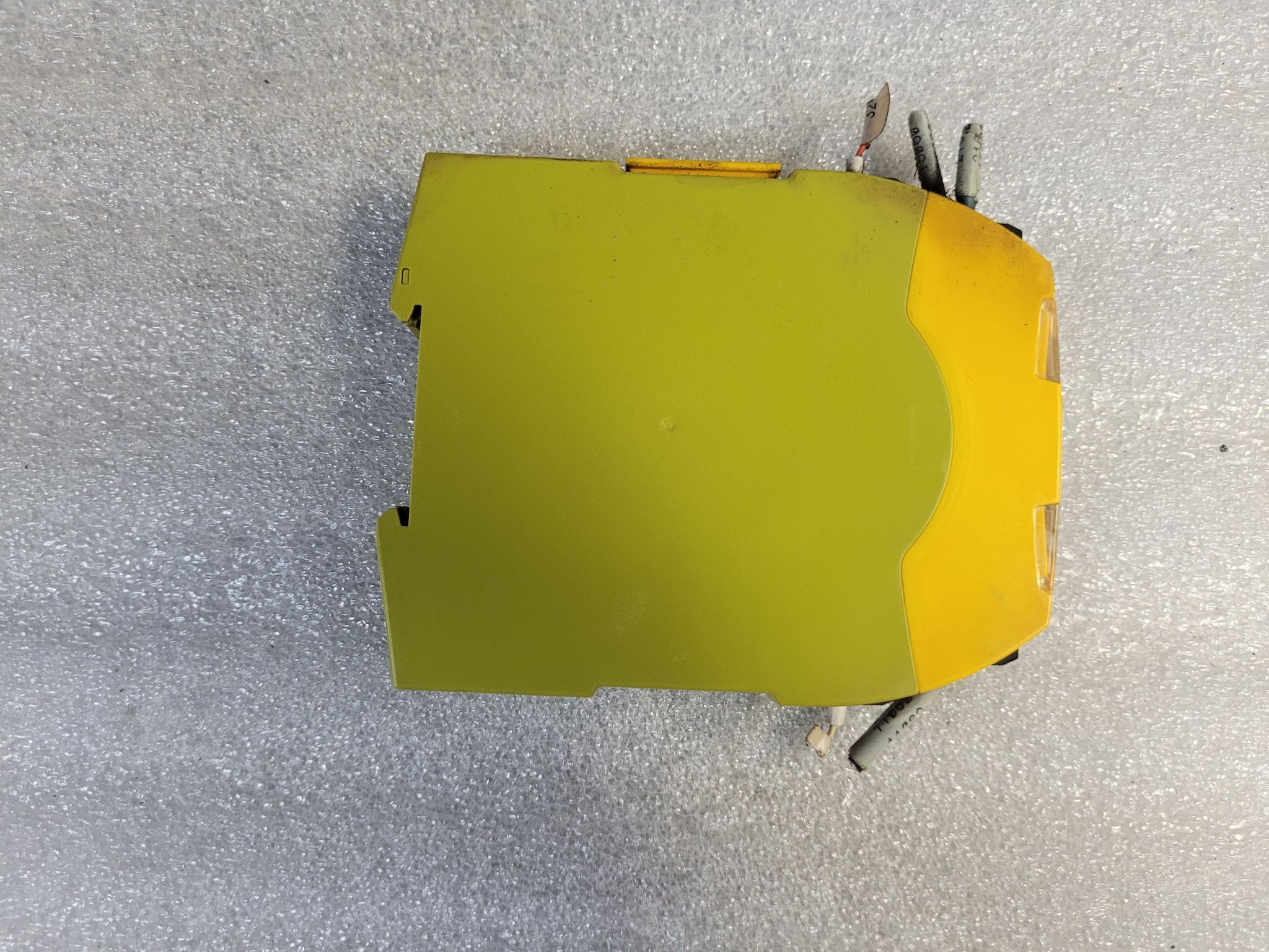 PILZ PNOZ S7 24VDC 4N/O 1N/C SAFETY RELAY USED 1