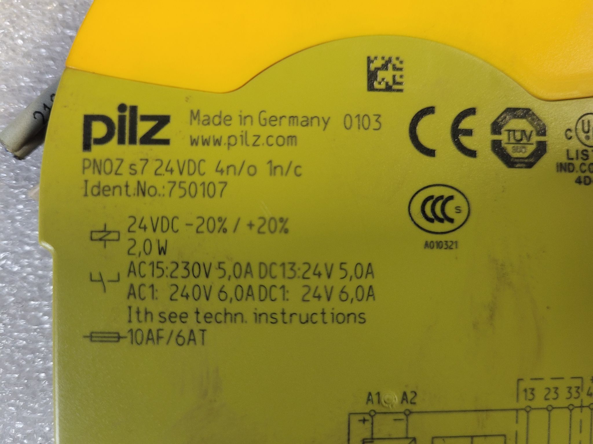 PILZ PNOZ S7 24VDC 4N/O 1N/C SAFETY RELAY USED 3
