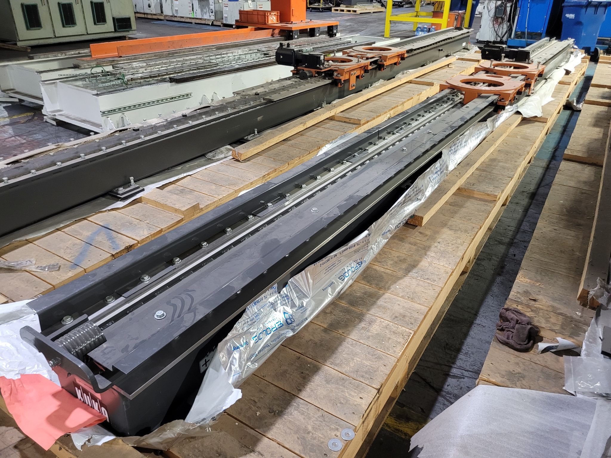 KUKA KL 250-3 (8.5m x 2) RTU w/ 2 Dual Robot Carriages NEW 2