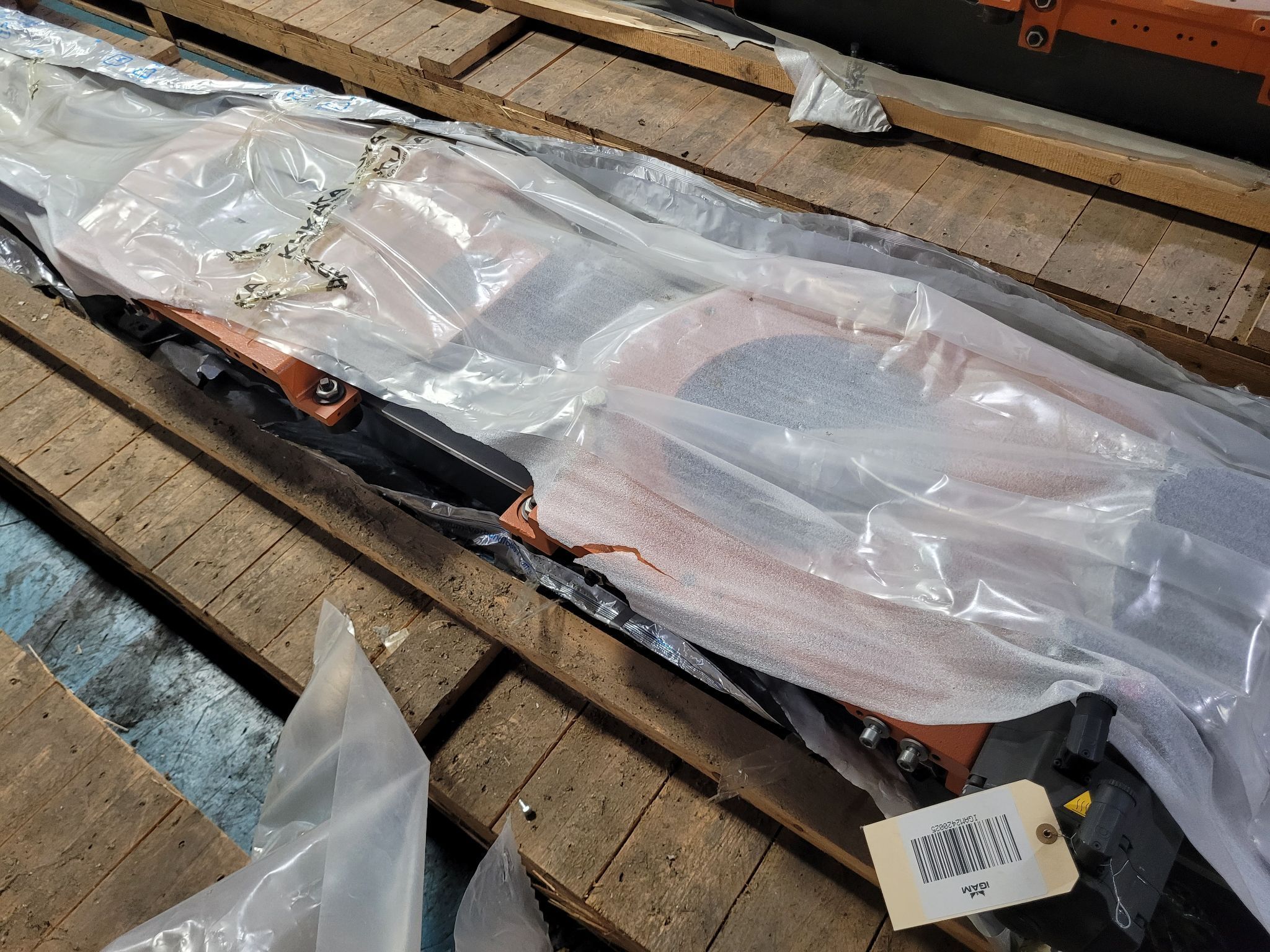 KUKA KL 250-3 (8.5m x 2) RTU w/ 2 Dual Robot Carriages NEW 4