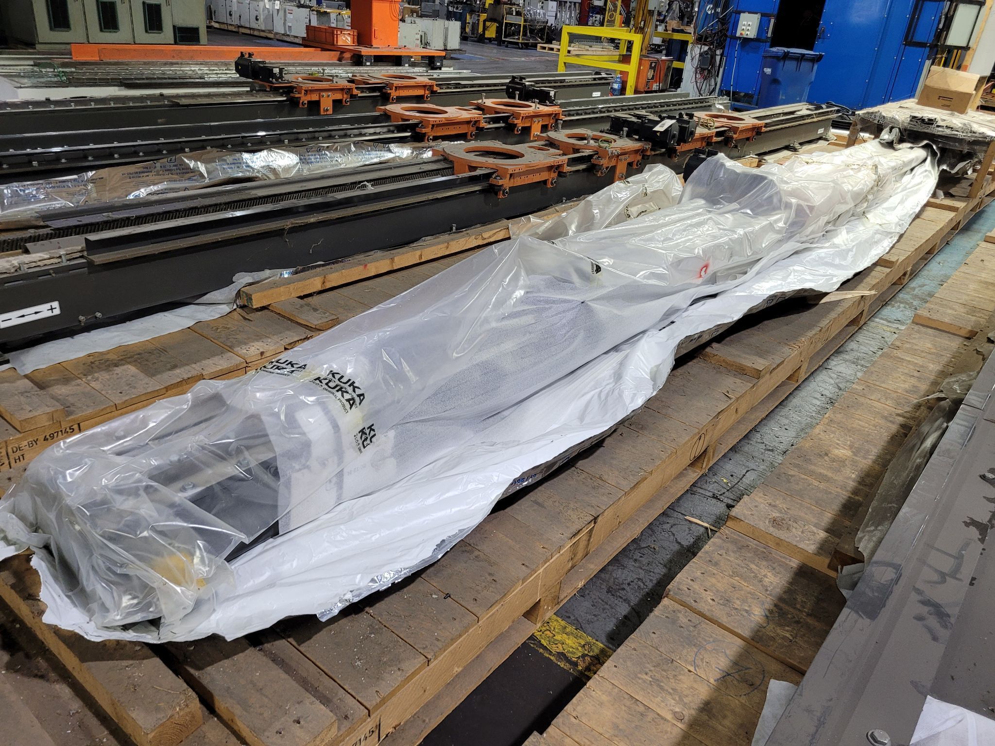 KUKA KL 250-3 (8.5m x 2) RTU w/ 2 Dual Robot Carriages NEW 5