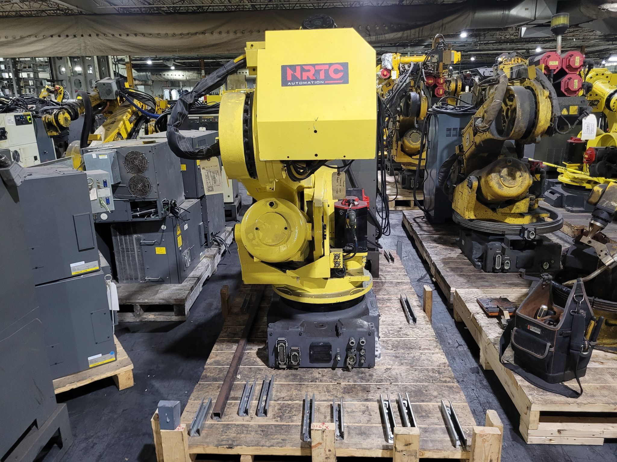 FANUC - R-2000iA/210F Robot w/ R-J3iB Controls PARTS ONLY 2
