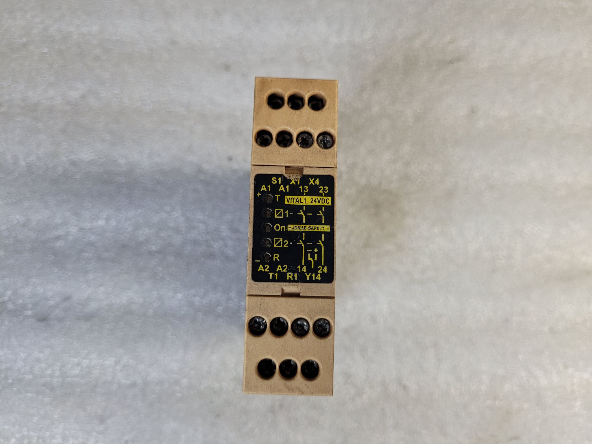 Jokab Safety Vital 1 Safety Relay Module 24VDC 2NO DIN Rail USED 1
