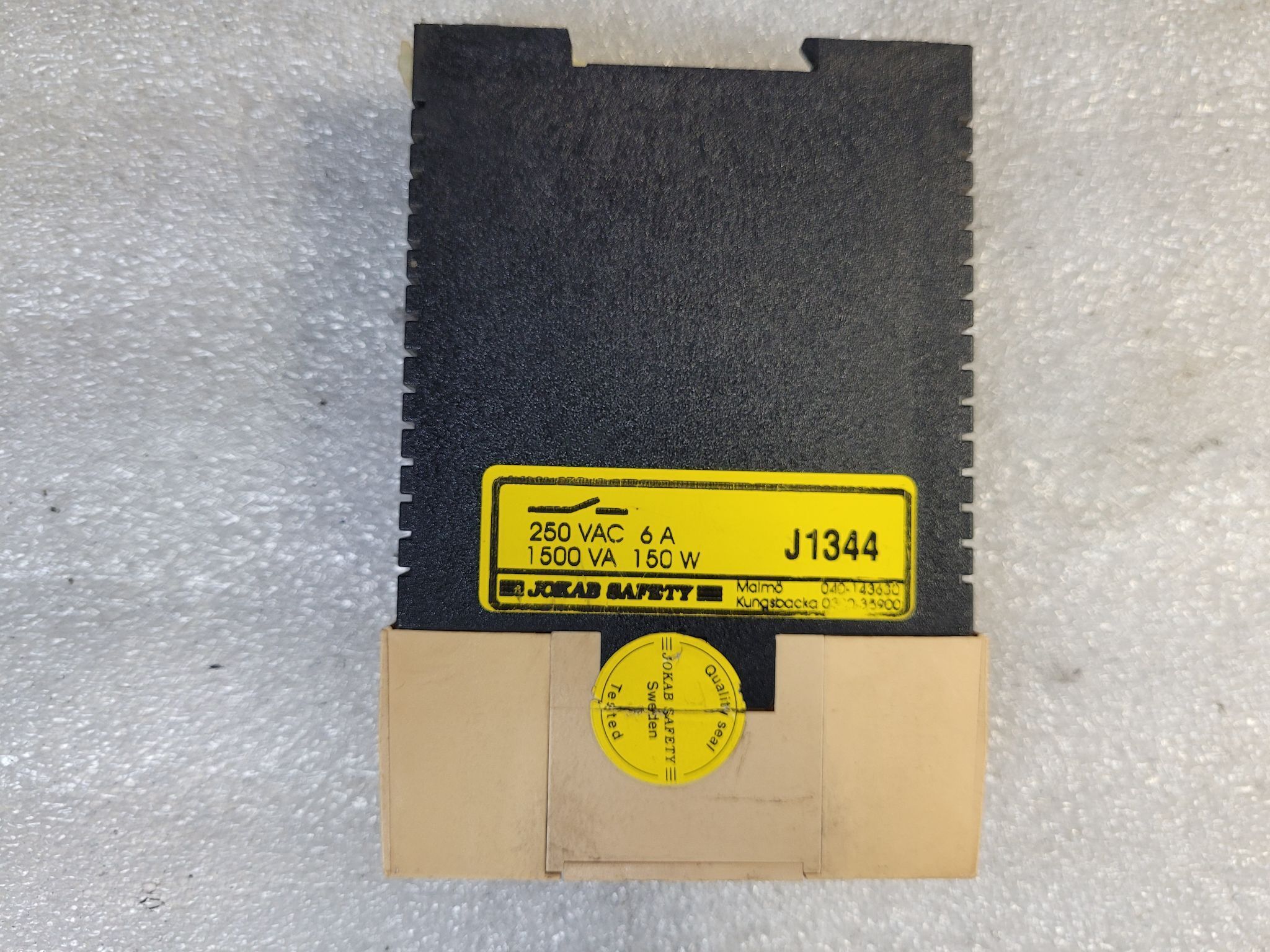Jokab Safety Vital 1 Safety Relay Module 24VDC 2NO DIN Rail USED 2