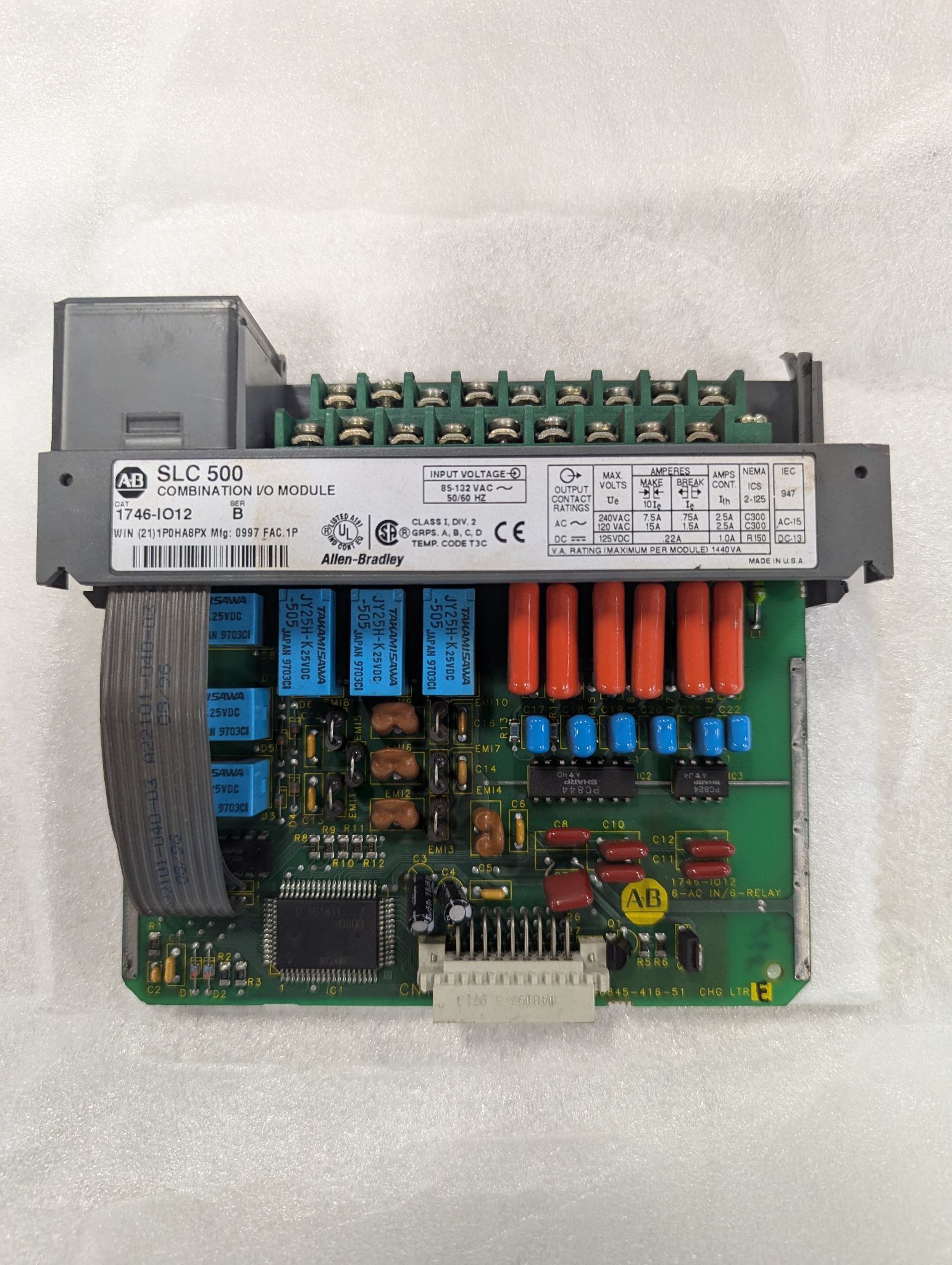 ALLEN BRADLEY 1746-IO12/B SLC 500 COMBINATION I/O MODULE USED 1