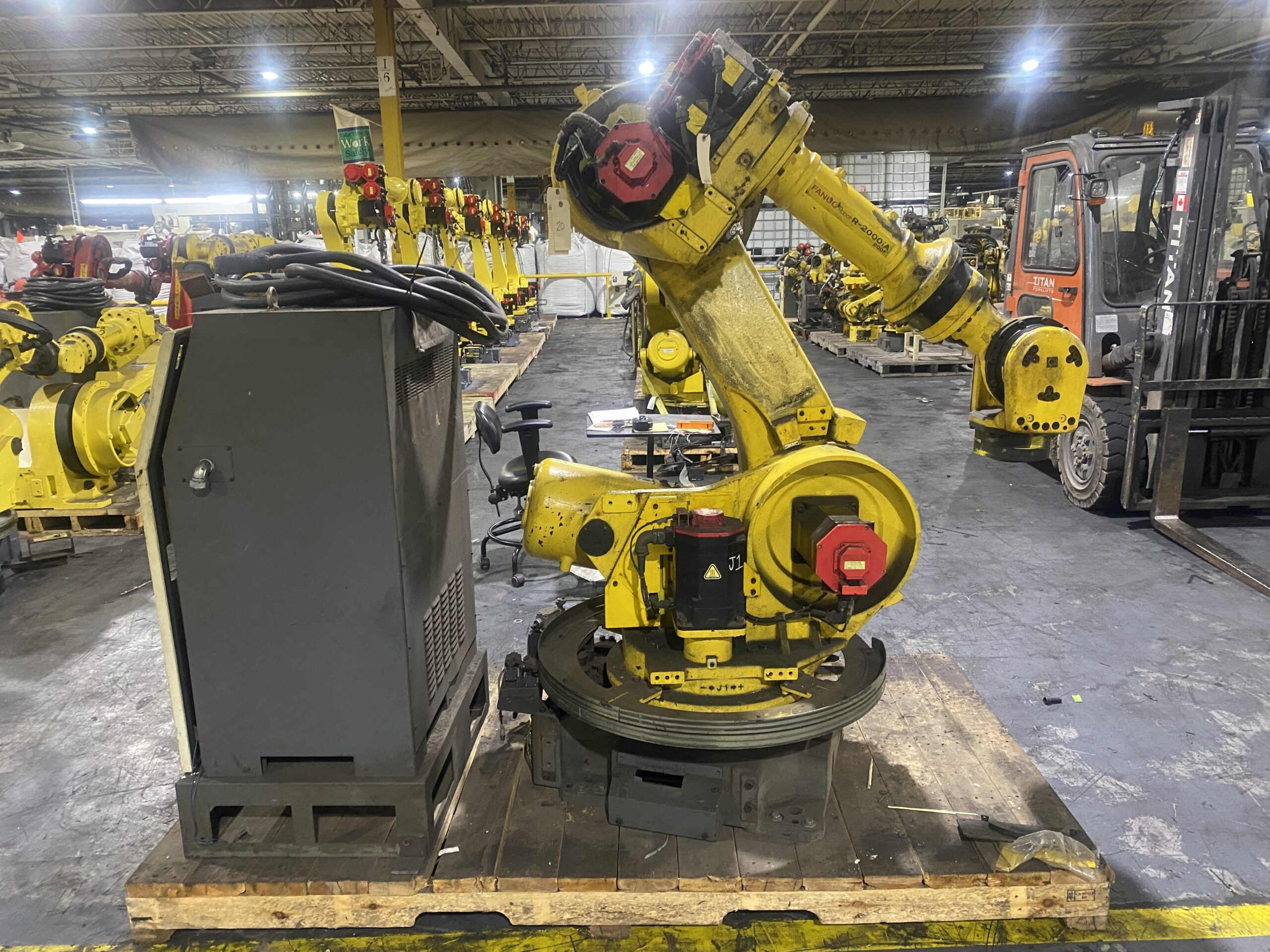 FANUC R-2000iA/200F w/ RJ3iB Controls PARTS ONLY 0