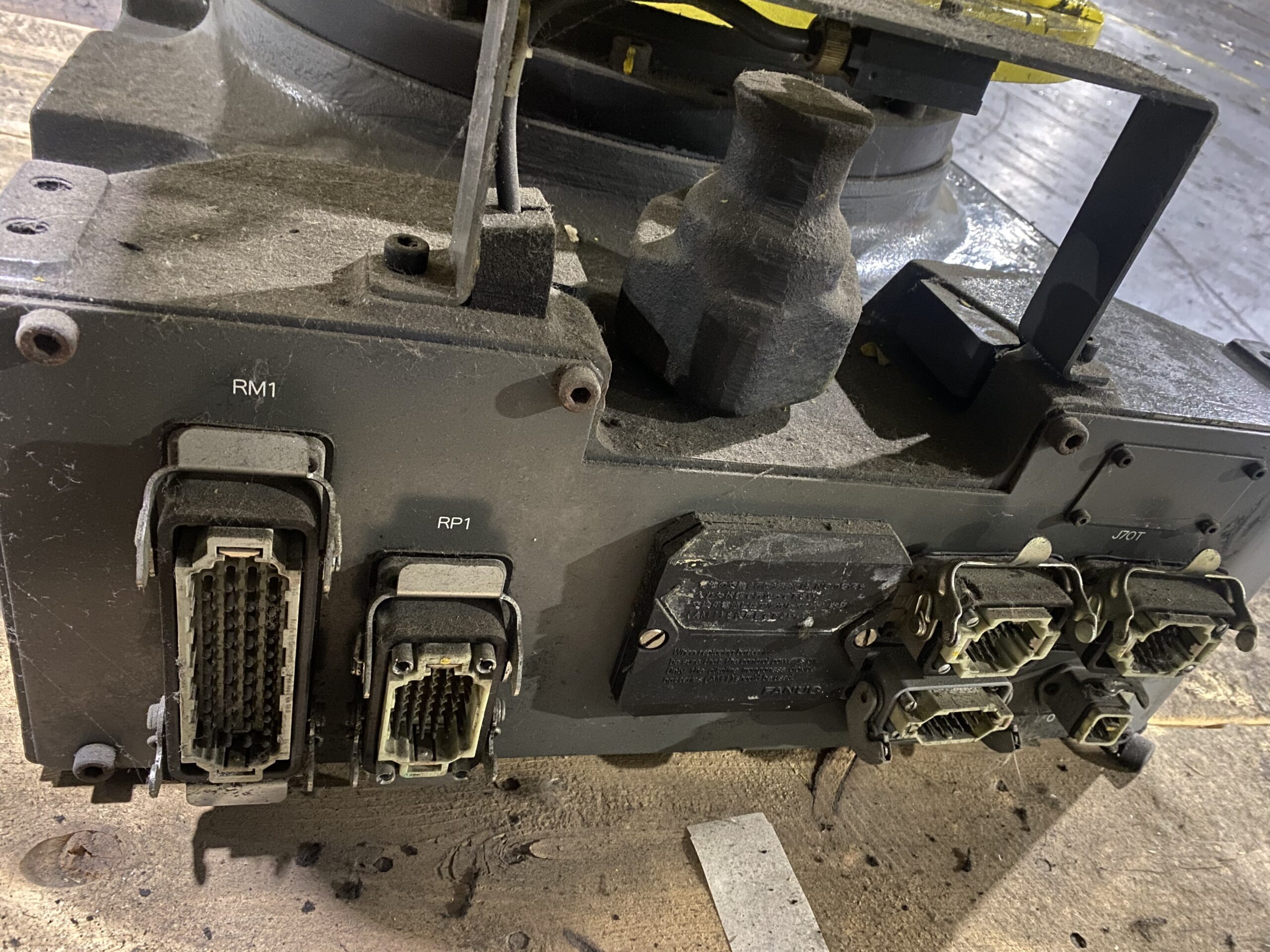 FANUC - R-2000iA/200FO w/ RJ3iB Controls PARTS ONLY 5