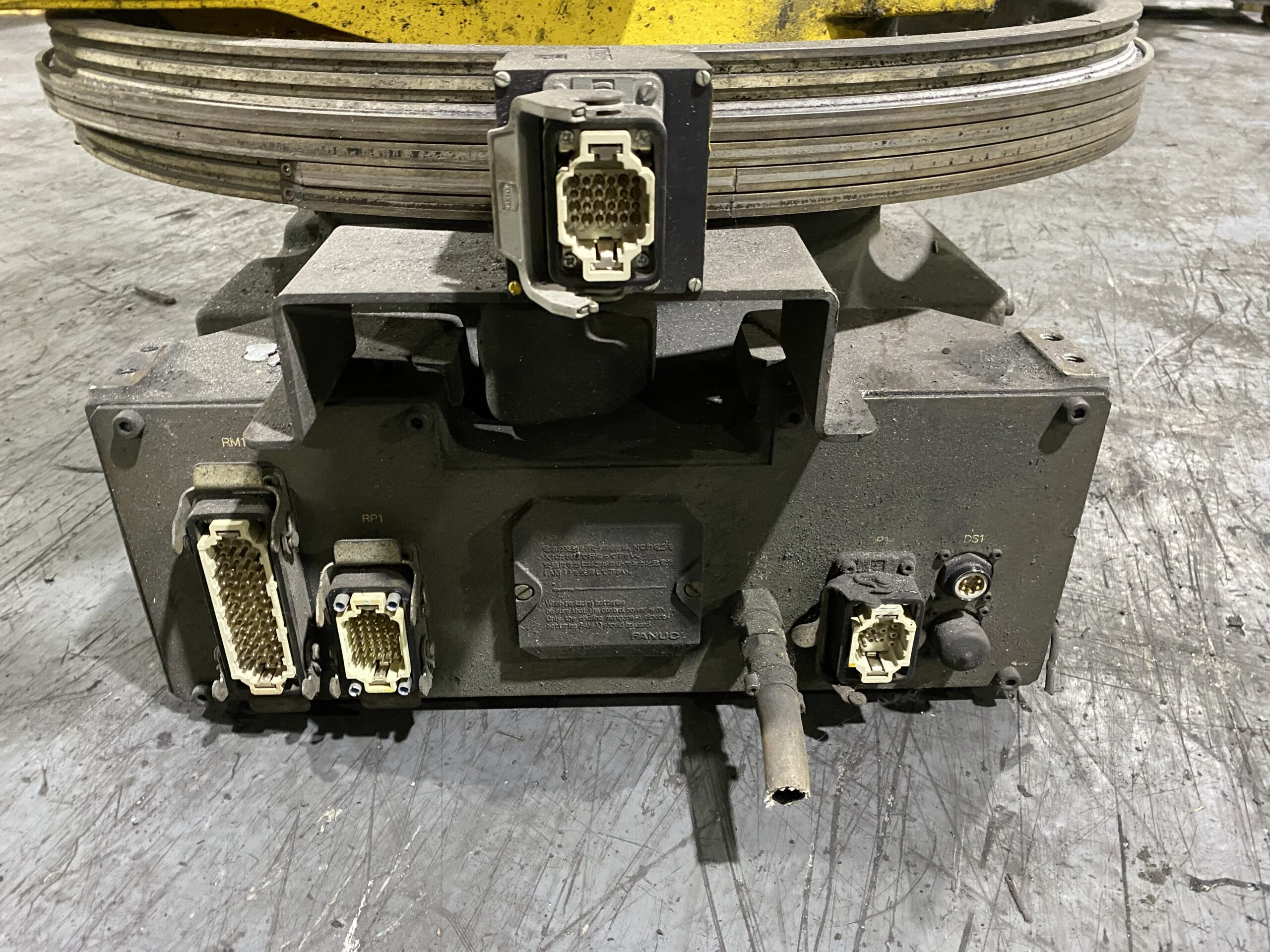 FANUC R-2000iA/165F w/ R-J3iB Controls USED AS-IS 3