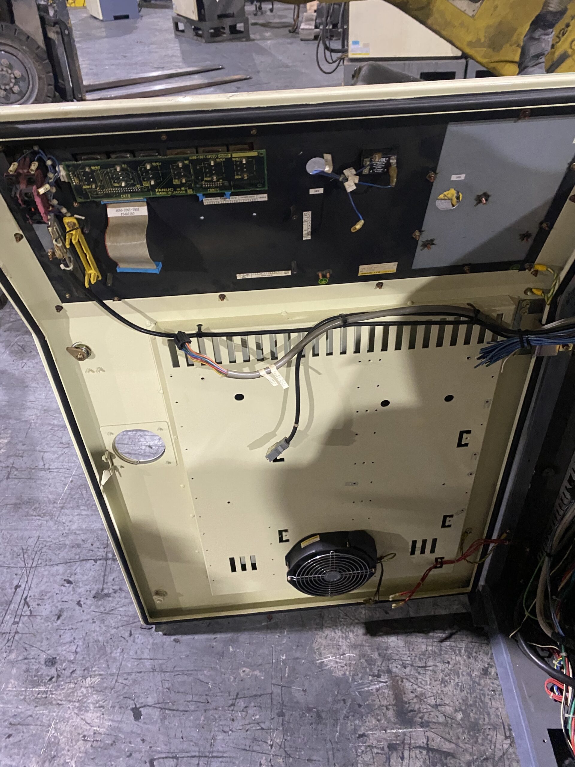 FANUC R-2000iA/165F w/ R-J3iB Controls USED AS-IS 7