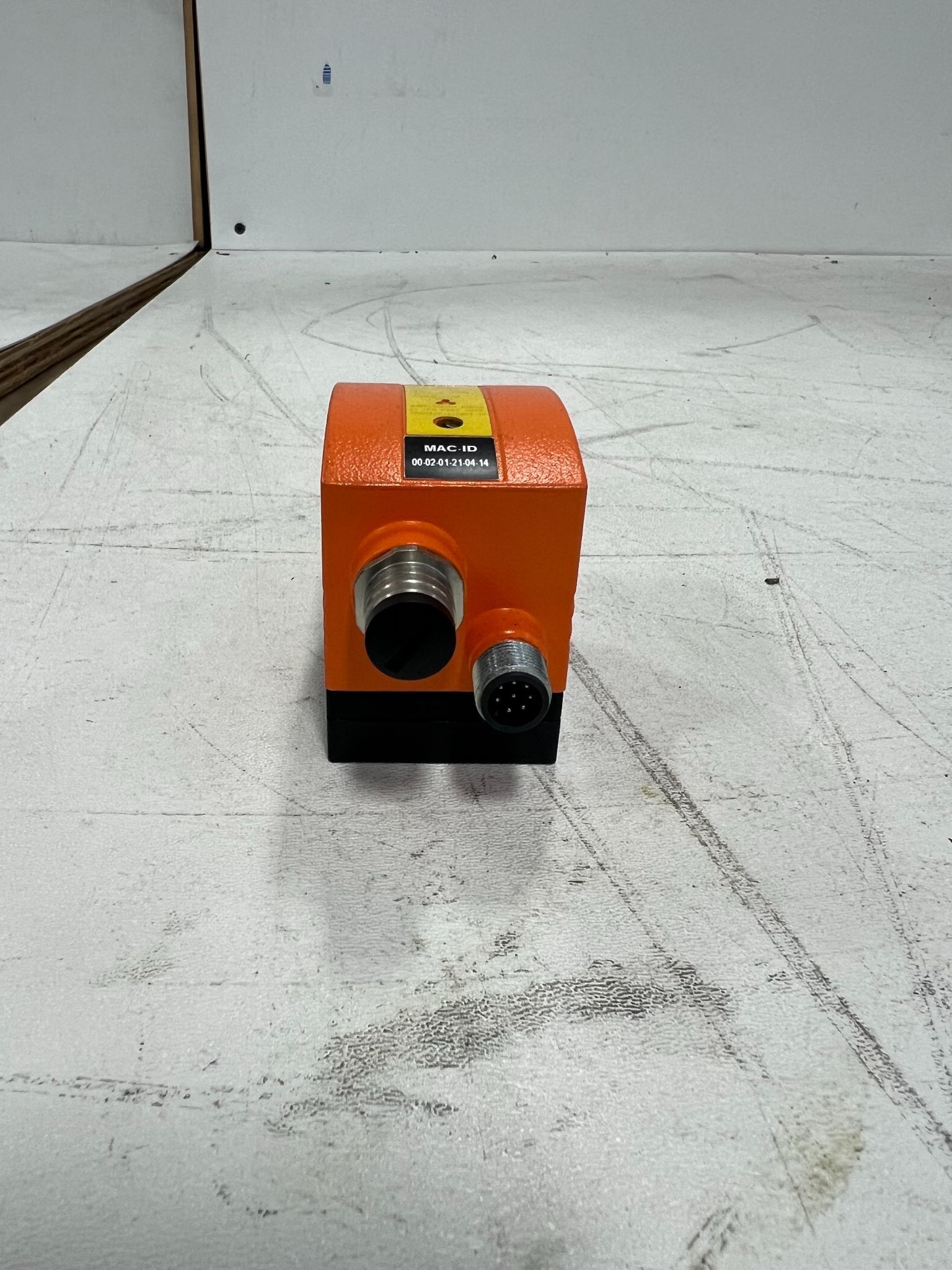 IFM ELECTRIC 02I104 CODE READER USED 1