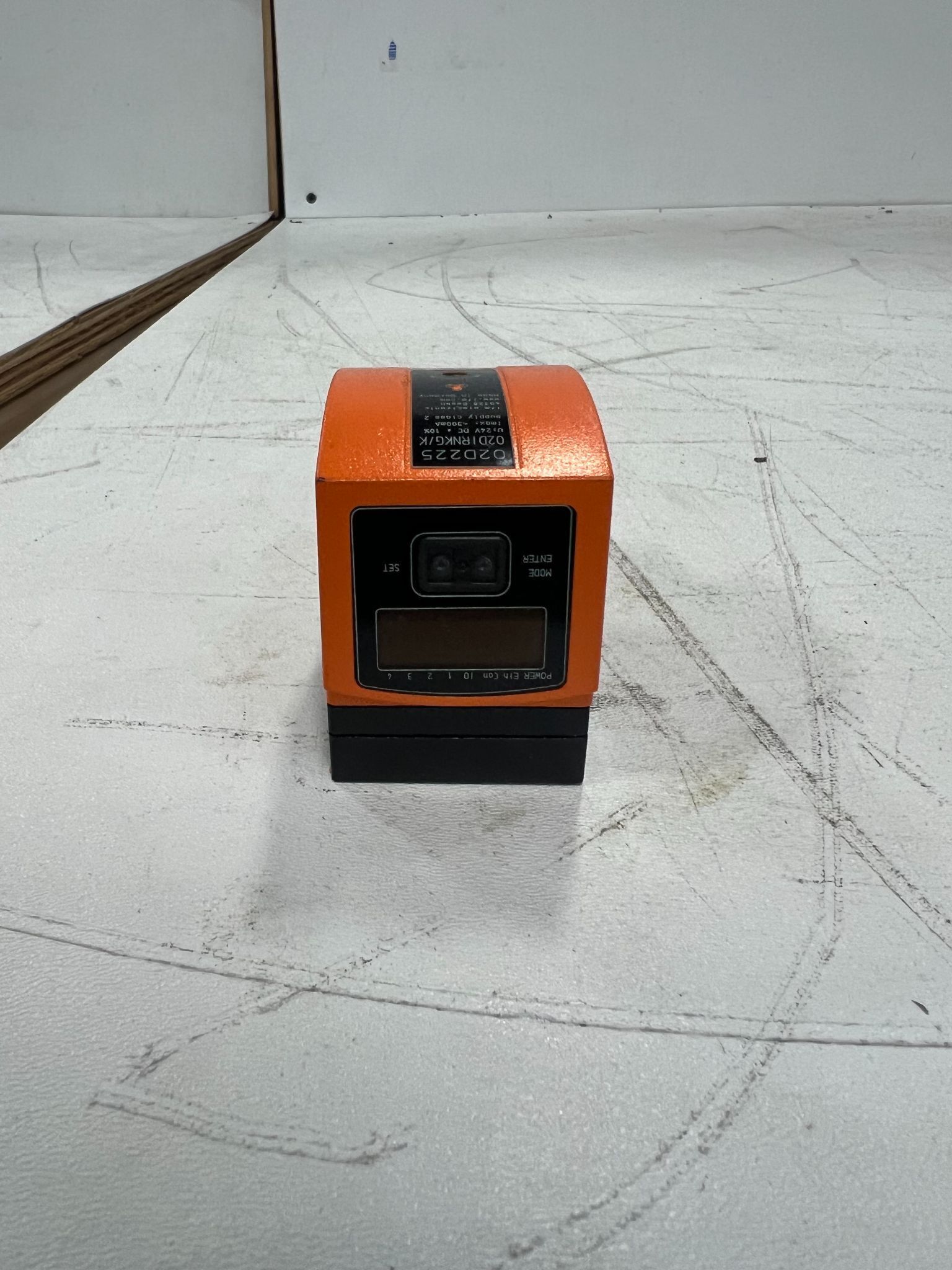 IFM ELECTRIC CODE READER 02D225 USED 3