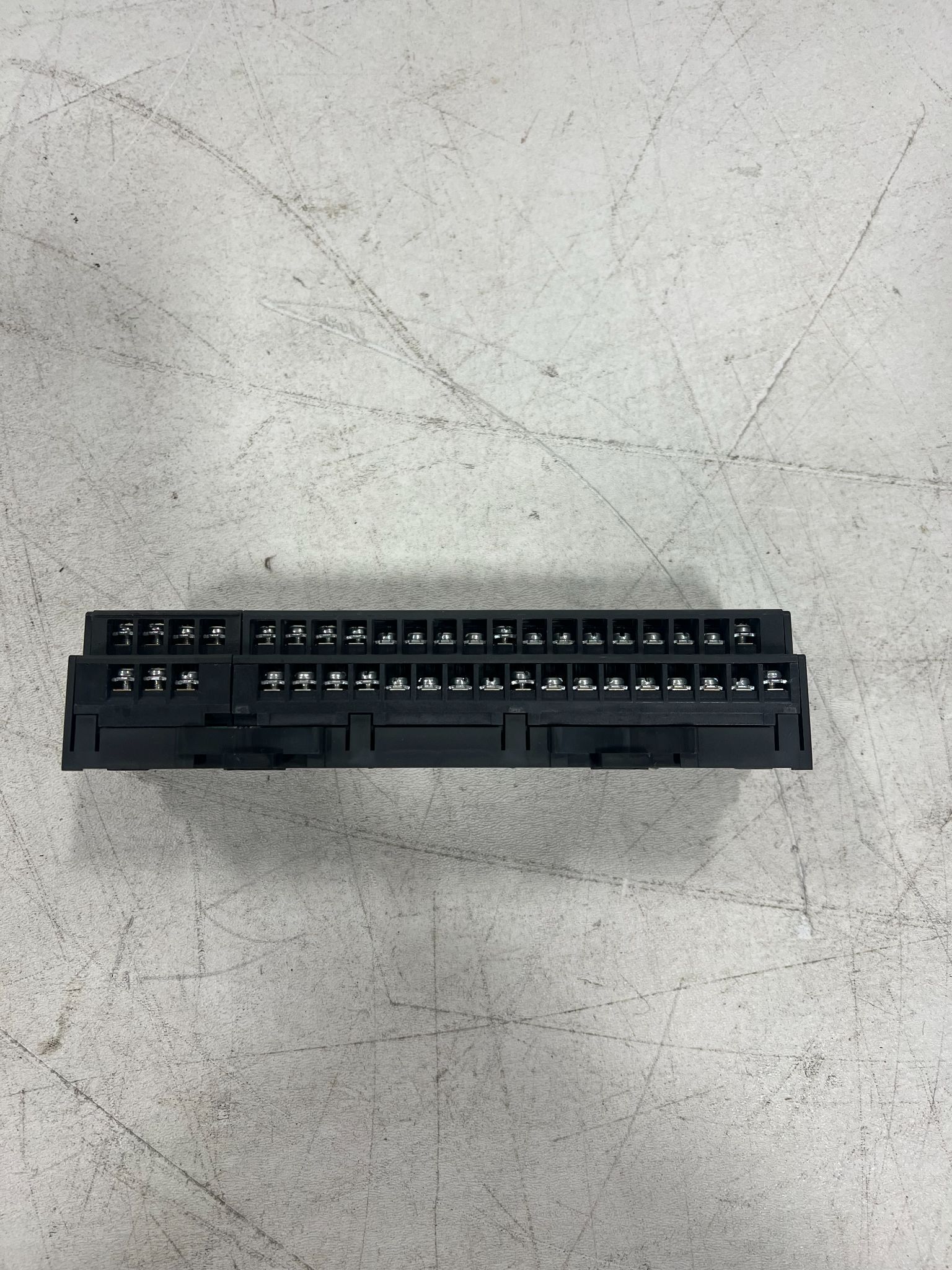MITSUBISHI AJ65SBTB1-32DT2 PLCS INPUT AND OUTPUT MODULES USED 1