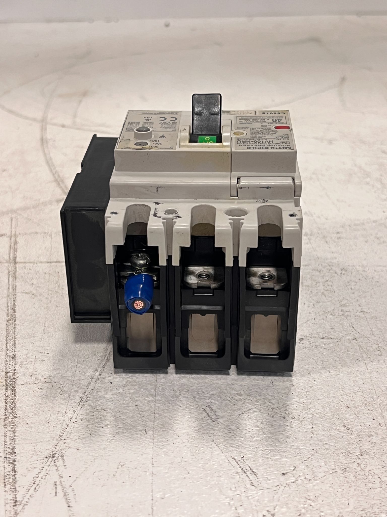 MITSUBISHI ELECTRIC NV100-HRU USED 2