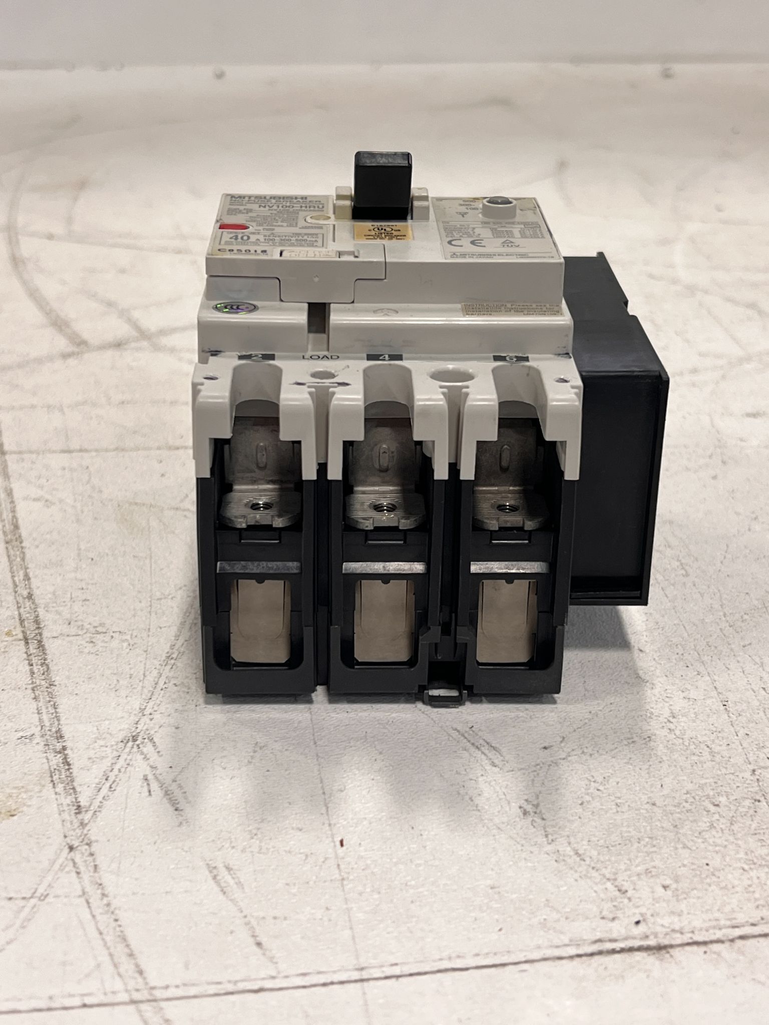 MITSUBISHI ELECTRIC NV100-HRU USED 3