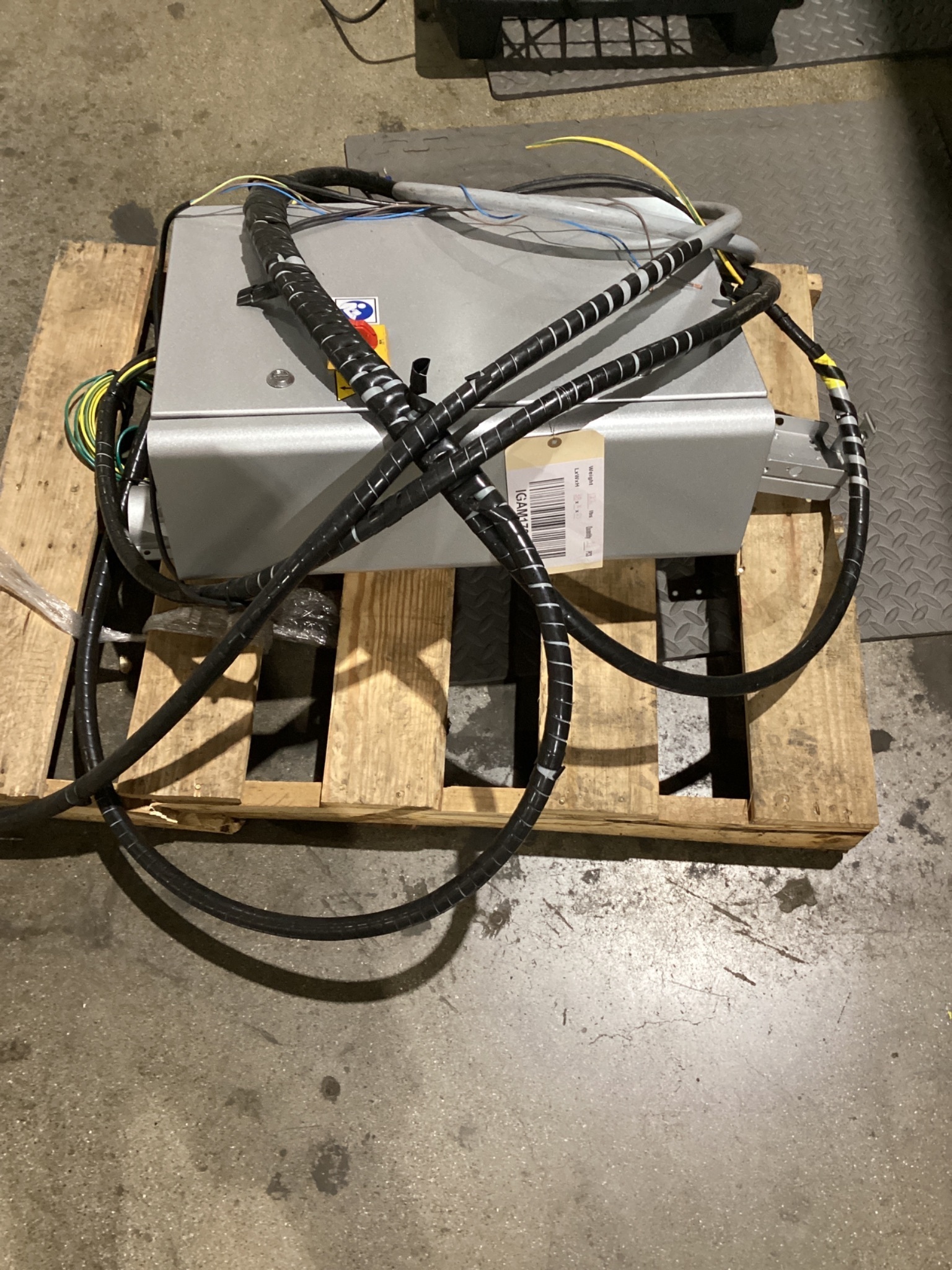 GRACO 24C526 Warmmelt Enclosure 4‑Zone Accessory USED 2