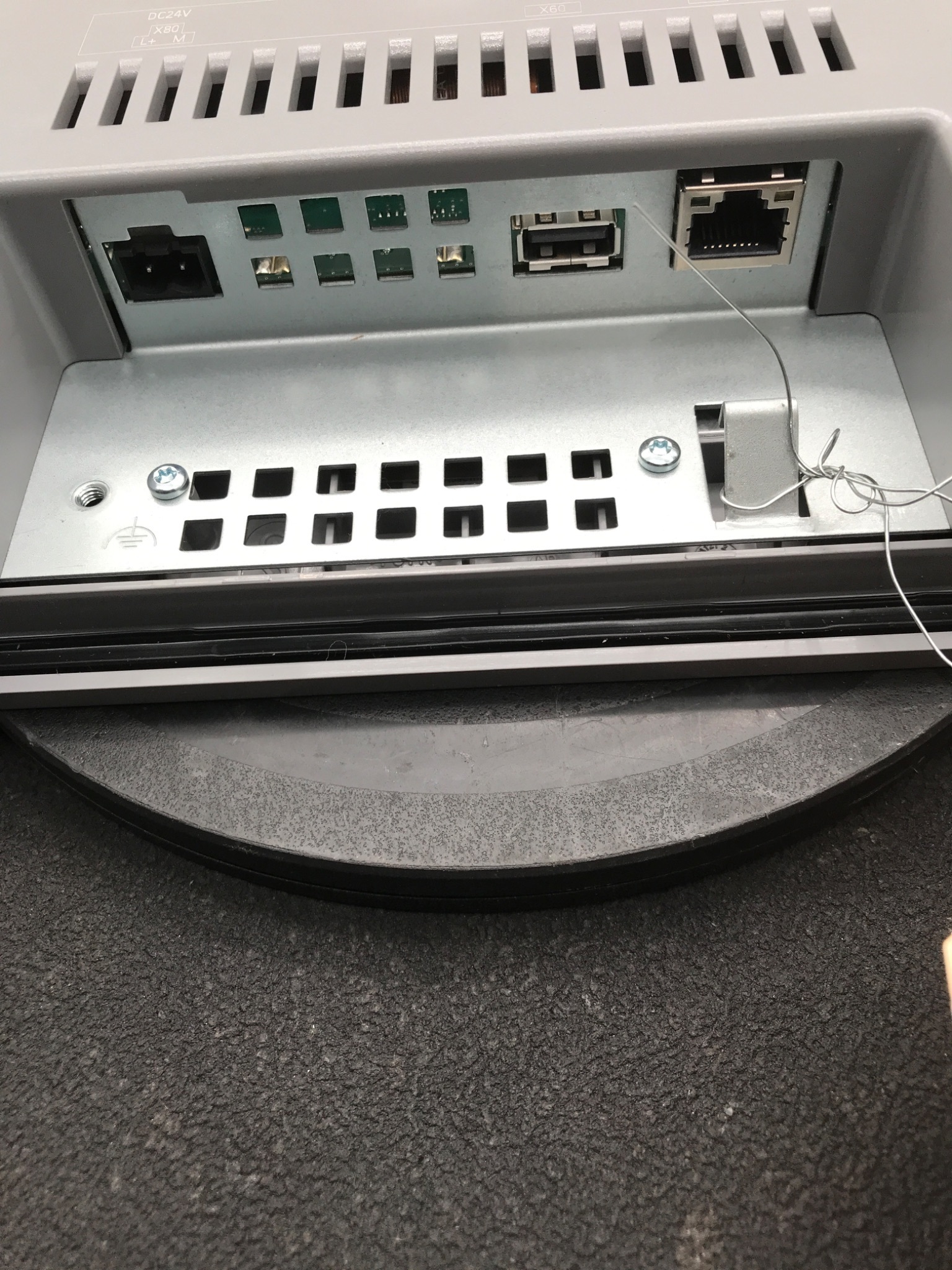 SIEMENS 6AV2123-2JB03-0AX0 HMI PANEL KTP900 9IN PROFINET USED SCREEN DAMAGE 2