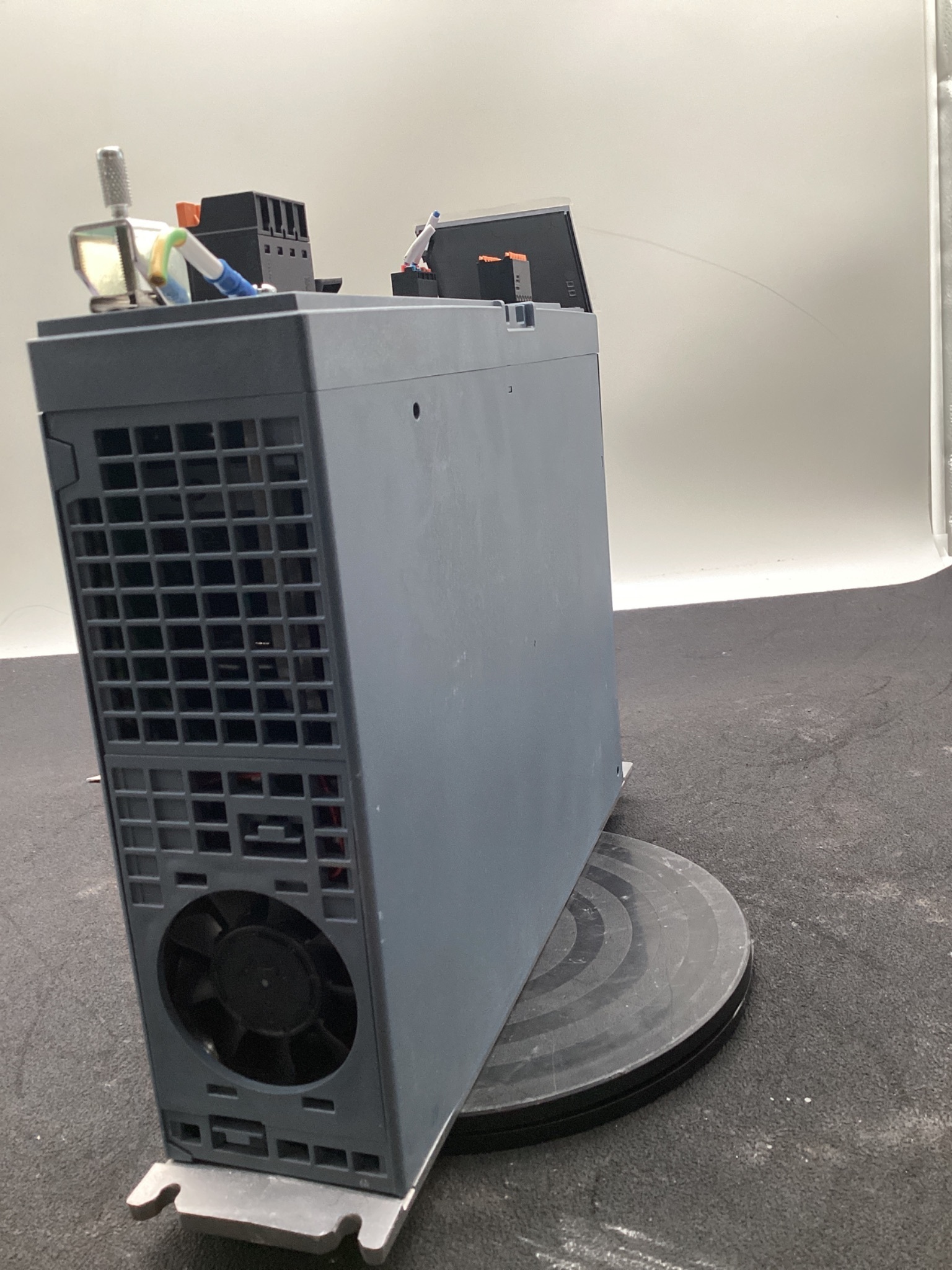 SIEMENS 6SL3210-5HE11-5UF0 SINAMICS S210 SERVO DRIVE USED 4