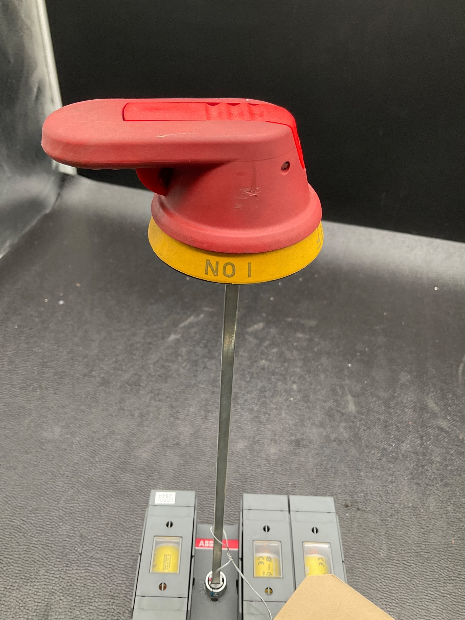 ABB OS60GJ12 FUSIBLE DISCONNECT SWITCH 600VAC 60A USED 1