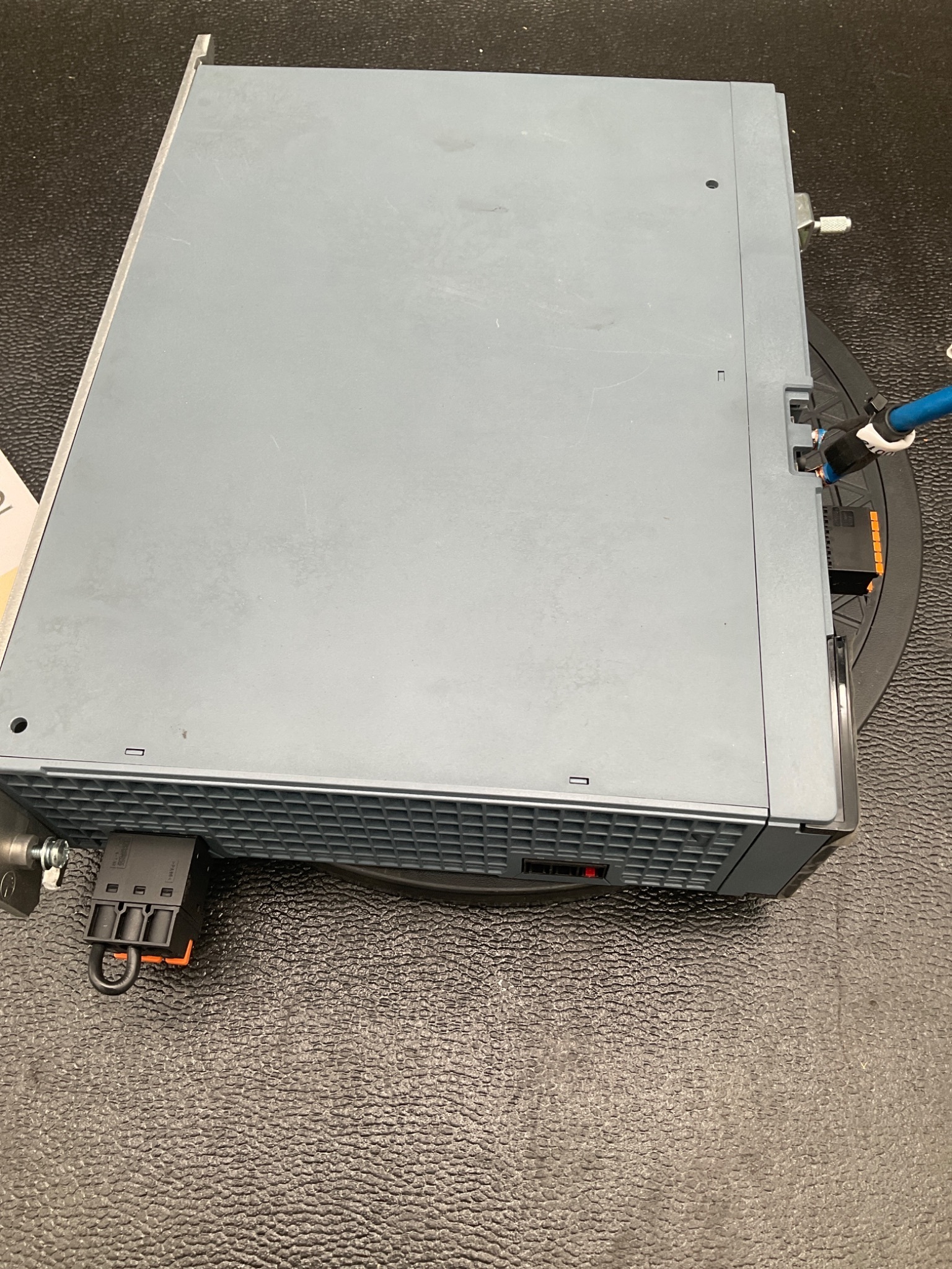 SIEMENS 6SL3210-5HE11-5UF0 S210 SERVO DRIVE 1.5KW 3PH 480V USED 2