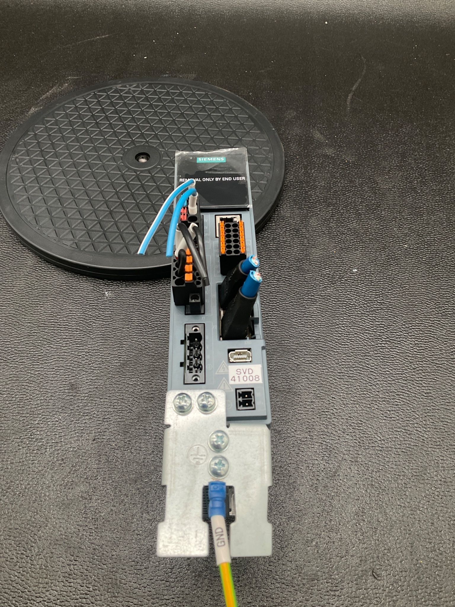 SIEMENS 6SL3210-5HB10-2UF0 SINAMICS S210 SERVO DRIVE USED 1