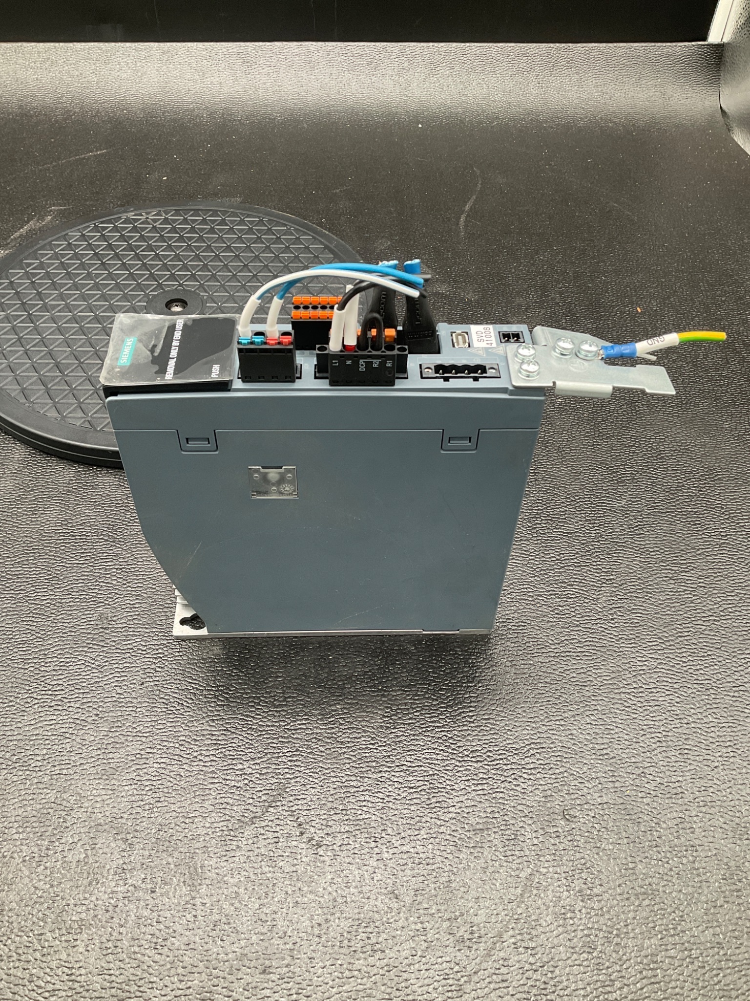 SIEMENS 6SL3210-5HB10-2UF0 SINAMICS S210 SERVO DRIVE USED 2