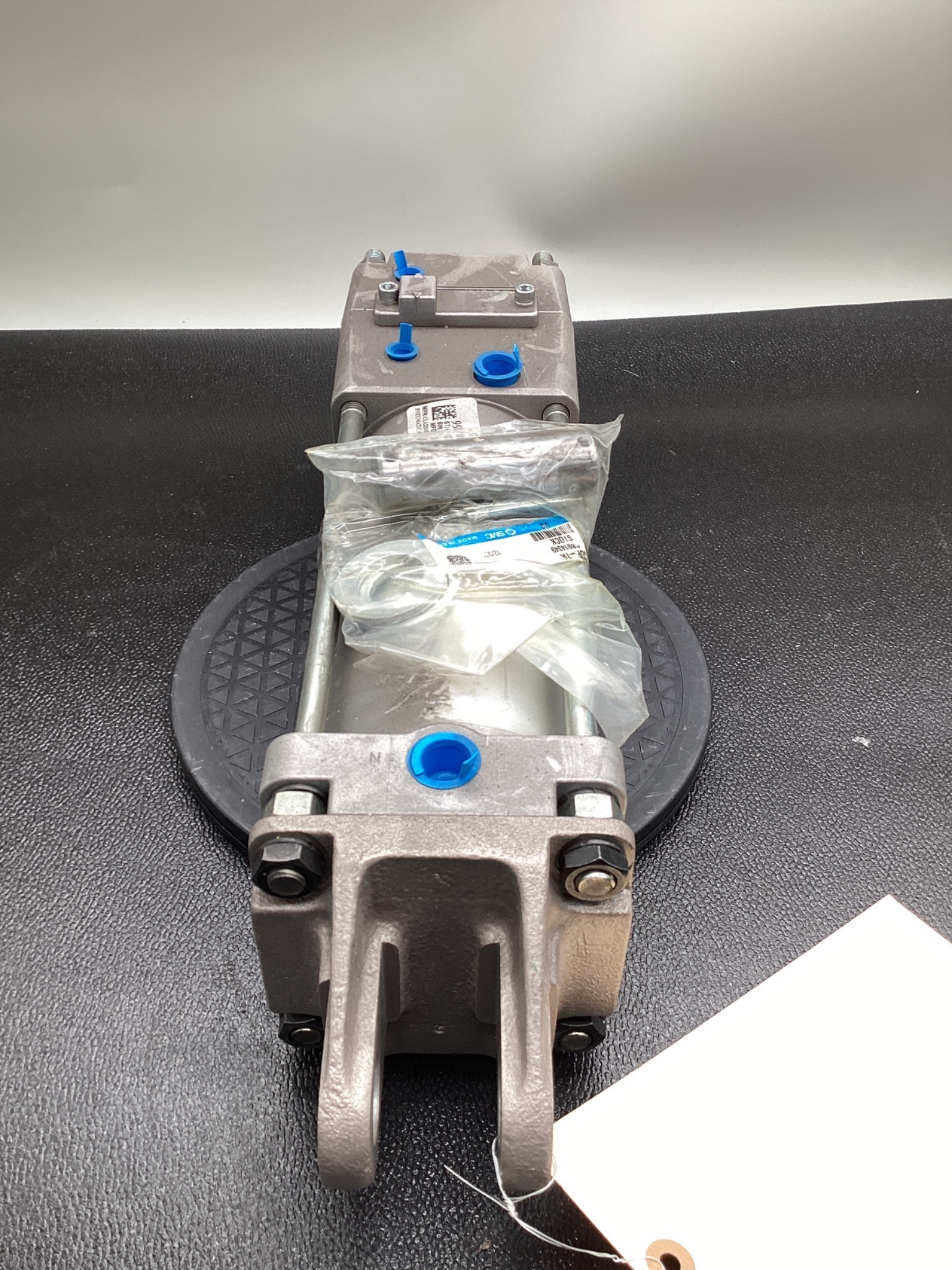 SMC CLA2D100TN-150-D-X1US FINE LOCK CYLINDER USED 2