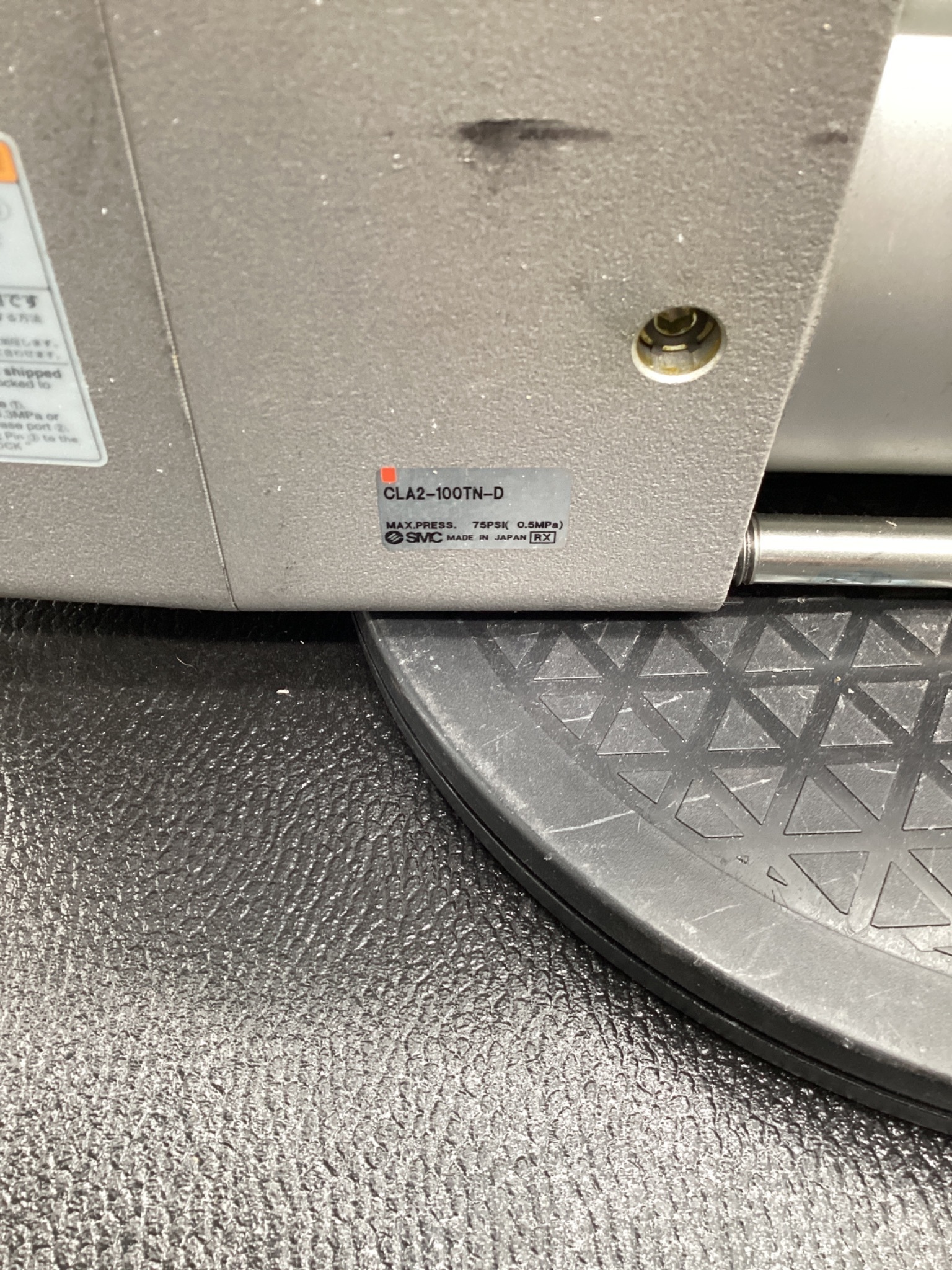 SMC CLA2D100TN-150-D-X1US FINE LOCK CYLINDER USED 5