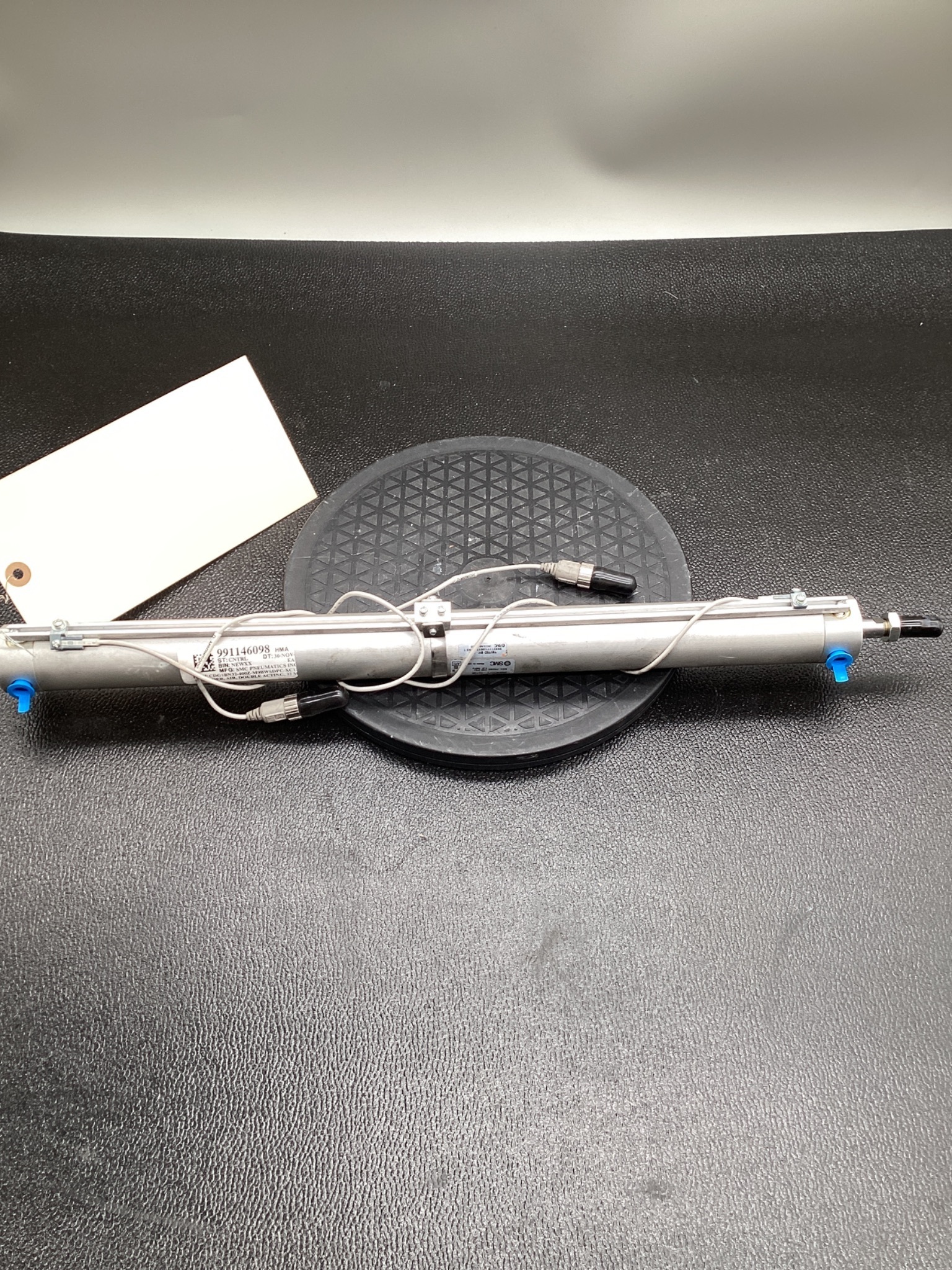 SMC CDG1BN32-400Z-M9BWSDPC-XC13A AIR CYLINDER 32MM BORE USED 3