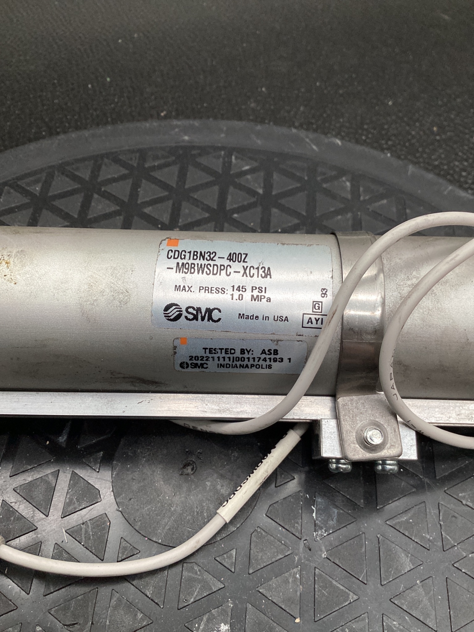 SMC CDG1BN32-400Z-M9BWSDPC-XC13A AIR CYLINDER 32MM BORE USED 5